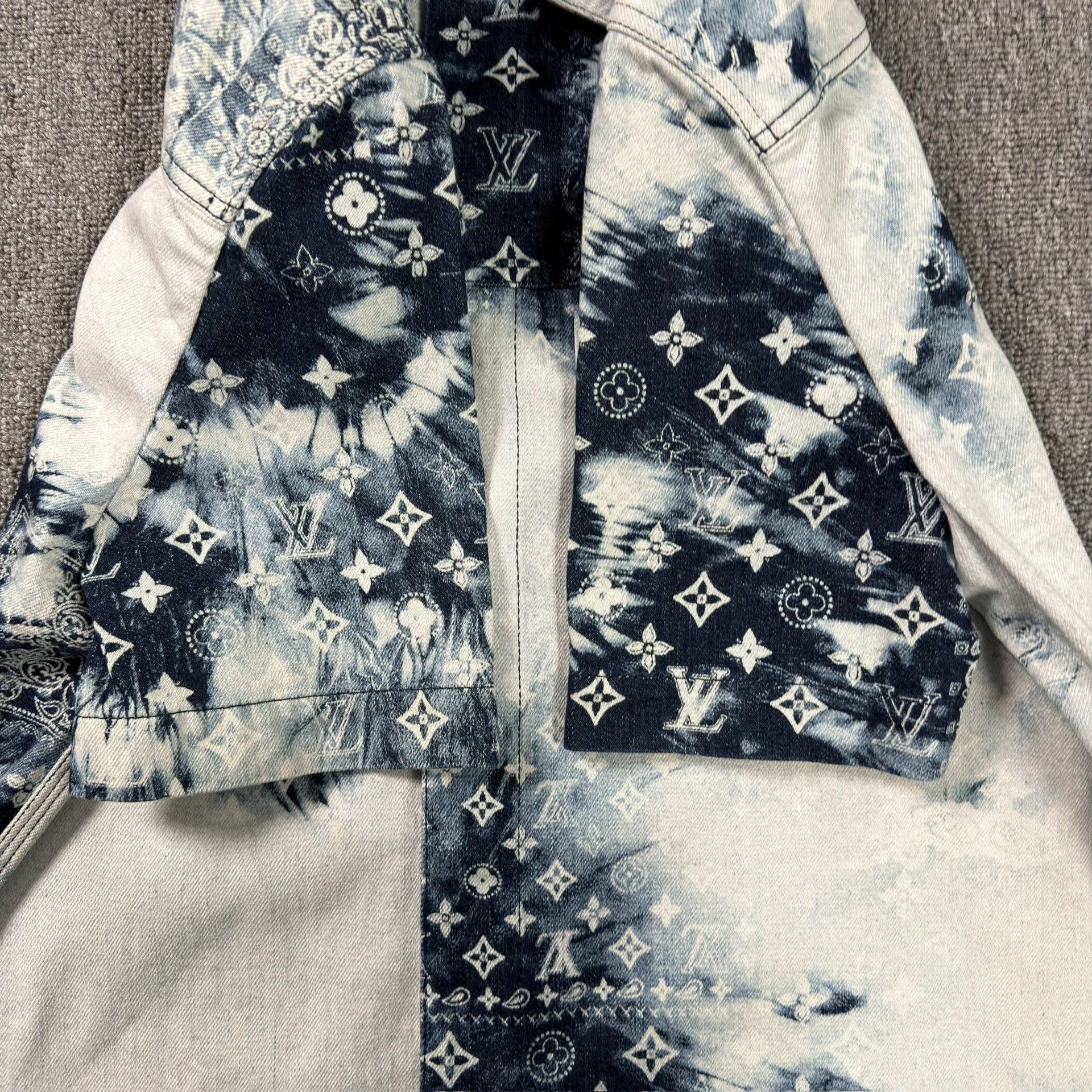 Louis Vuitton Louis Vuitton Monogram Bandana Shirt S Size US S / EU 44-46 / 1 - 5 Thumbnail