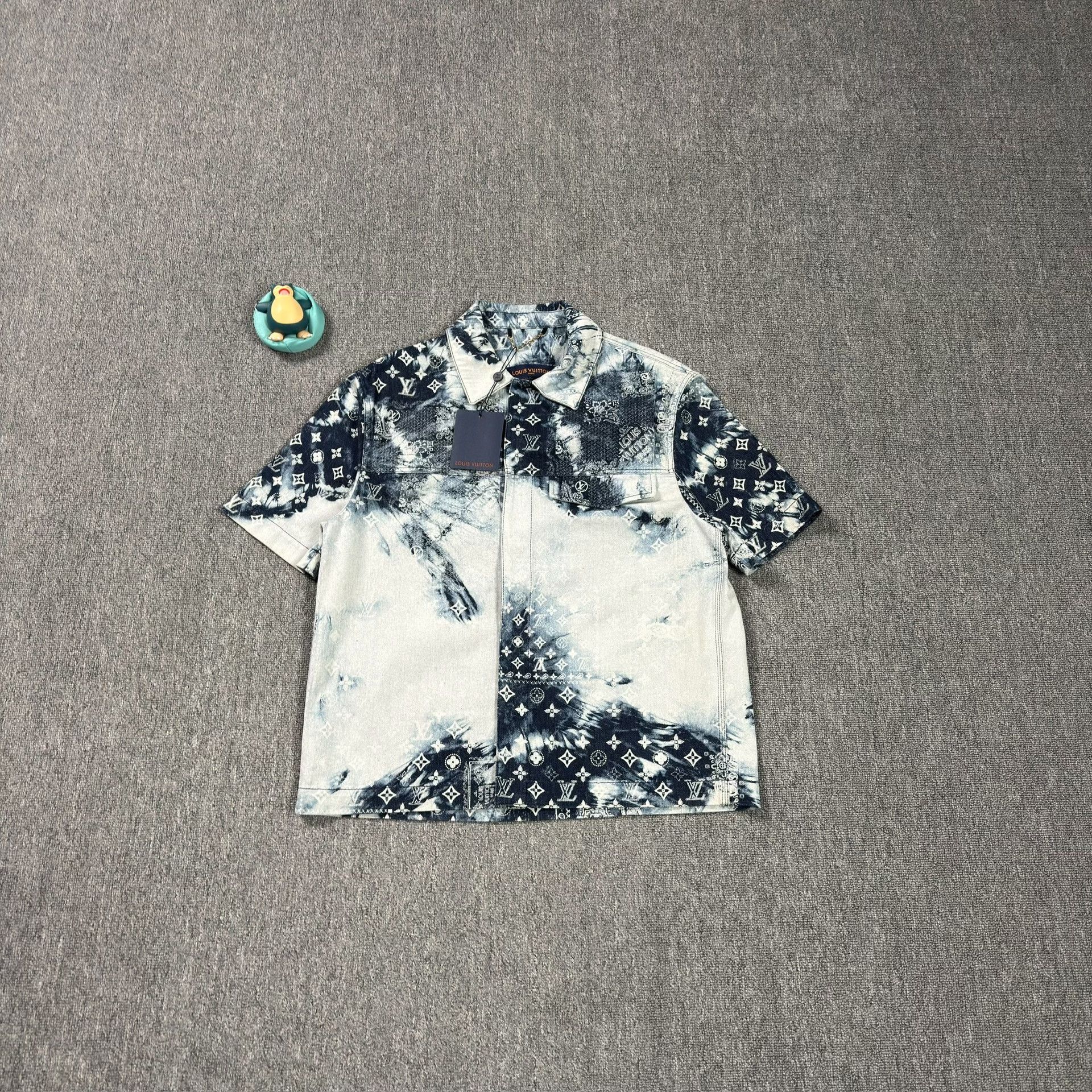 Louis Vuitton Louis Vuitton Monogram Bandana Shirt S Size US S / EU 44-46 / 1 - 2 Thumbnail