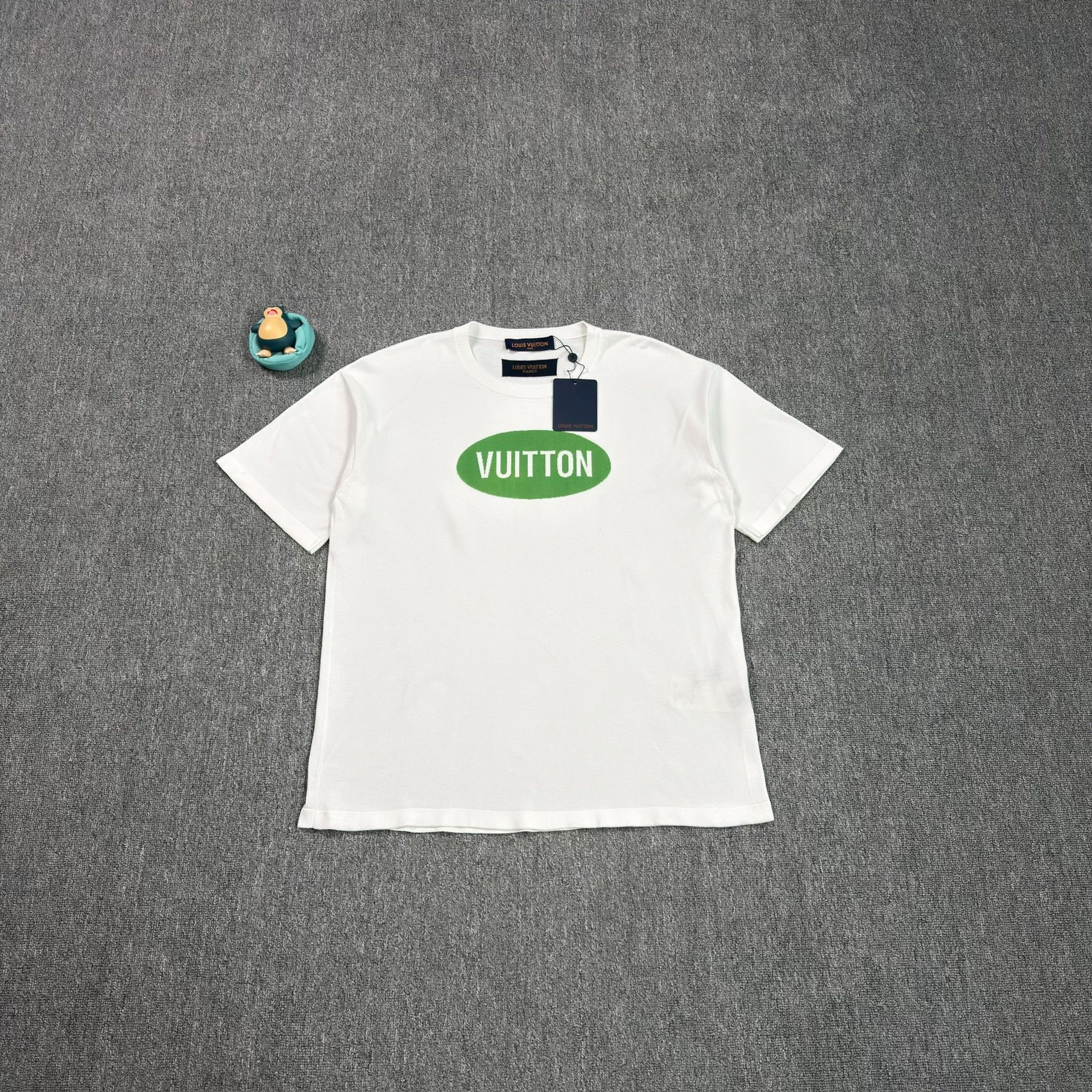 Louis Vuitton Louis Vuitton Green Logo Knit T-Shirt Size L Size US L / EU 52-54 / 3 - 2 Thumbnail