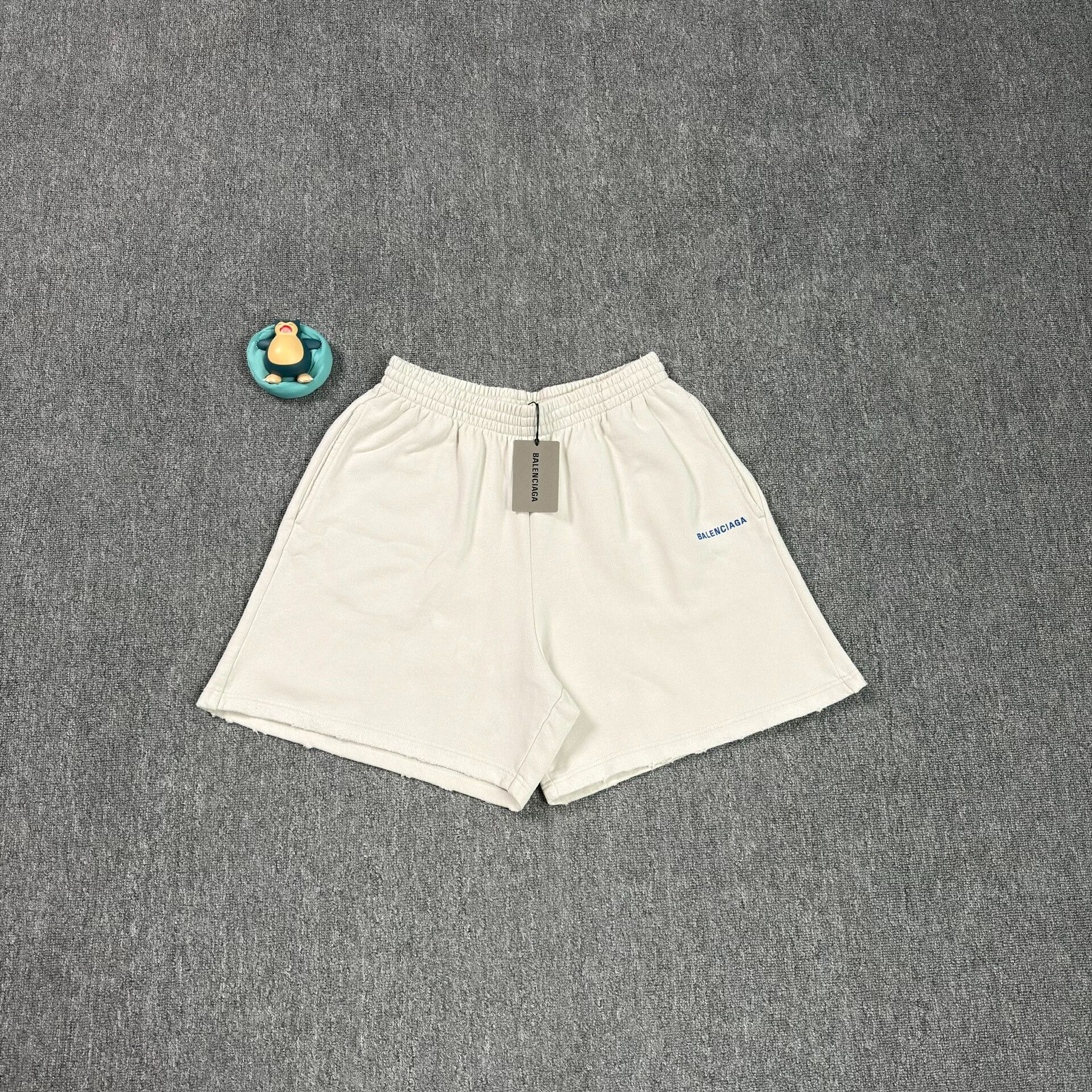 Balenciaga Balenciaga Distressed Jersey Shorts XS Size US 28 / EU 44 - 2 Thumbnail