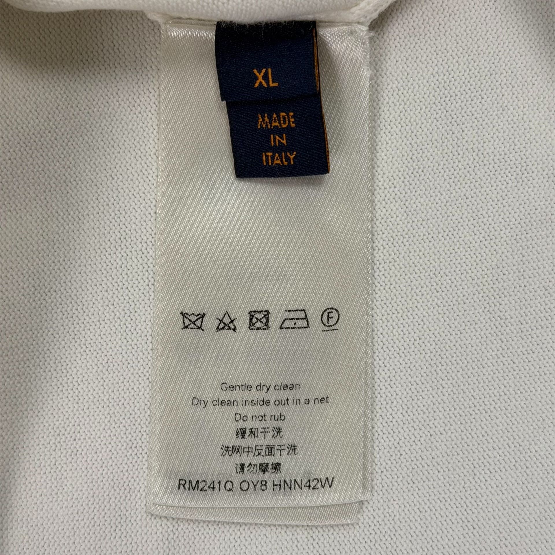 Louis Vuitton Louis Vuitton Pin Logo T-Shirt XL Size US XL / EU 56 / 4 - 8 Thumbnail