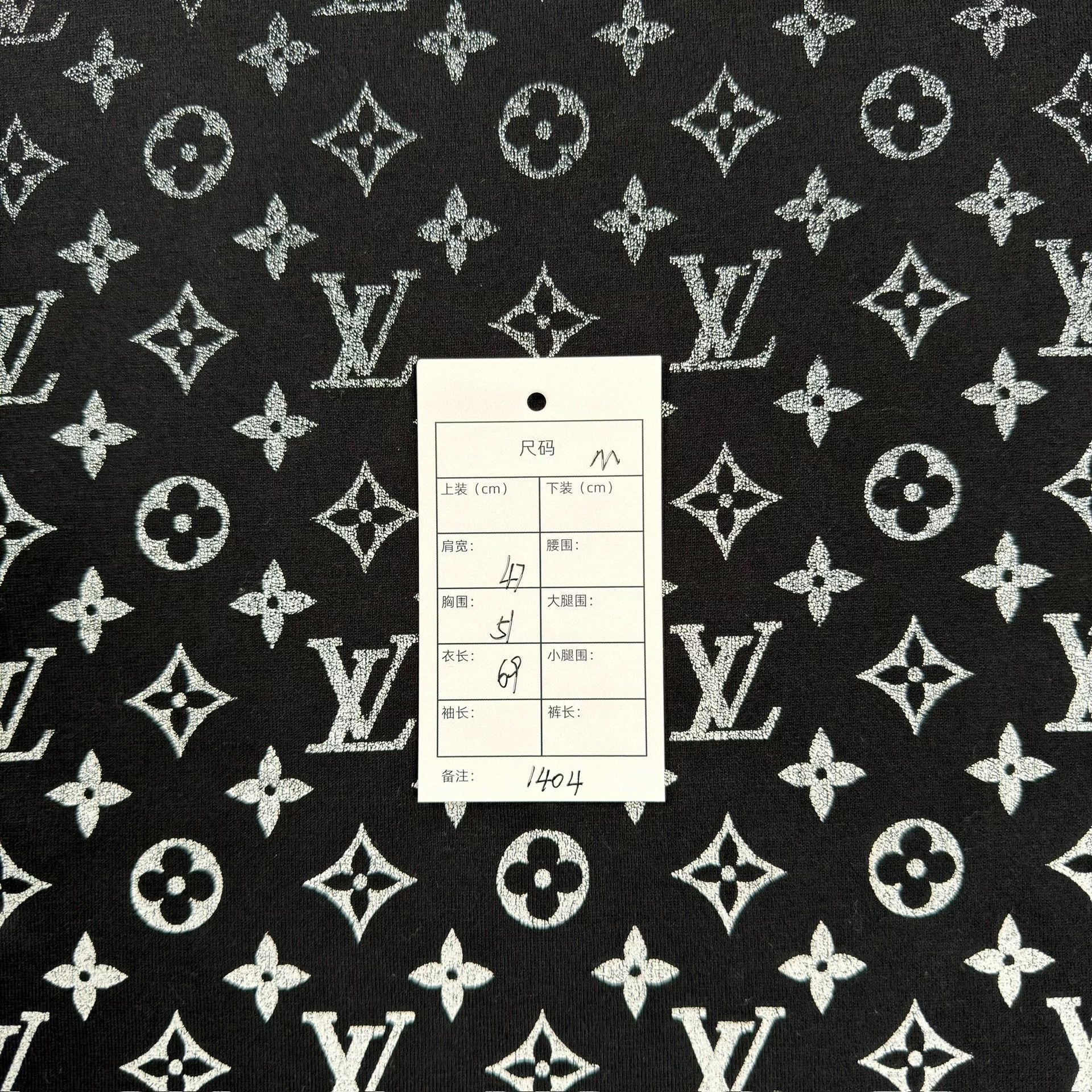 Louis Vuitton Louis Vuitton Gradient Monogram T-Shirt M Size US M / EU 48-50 / 2 - 7 Thumbnail