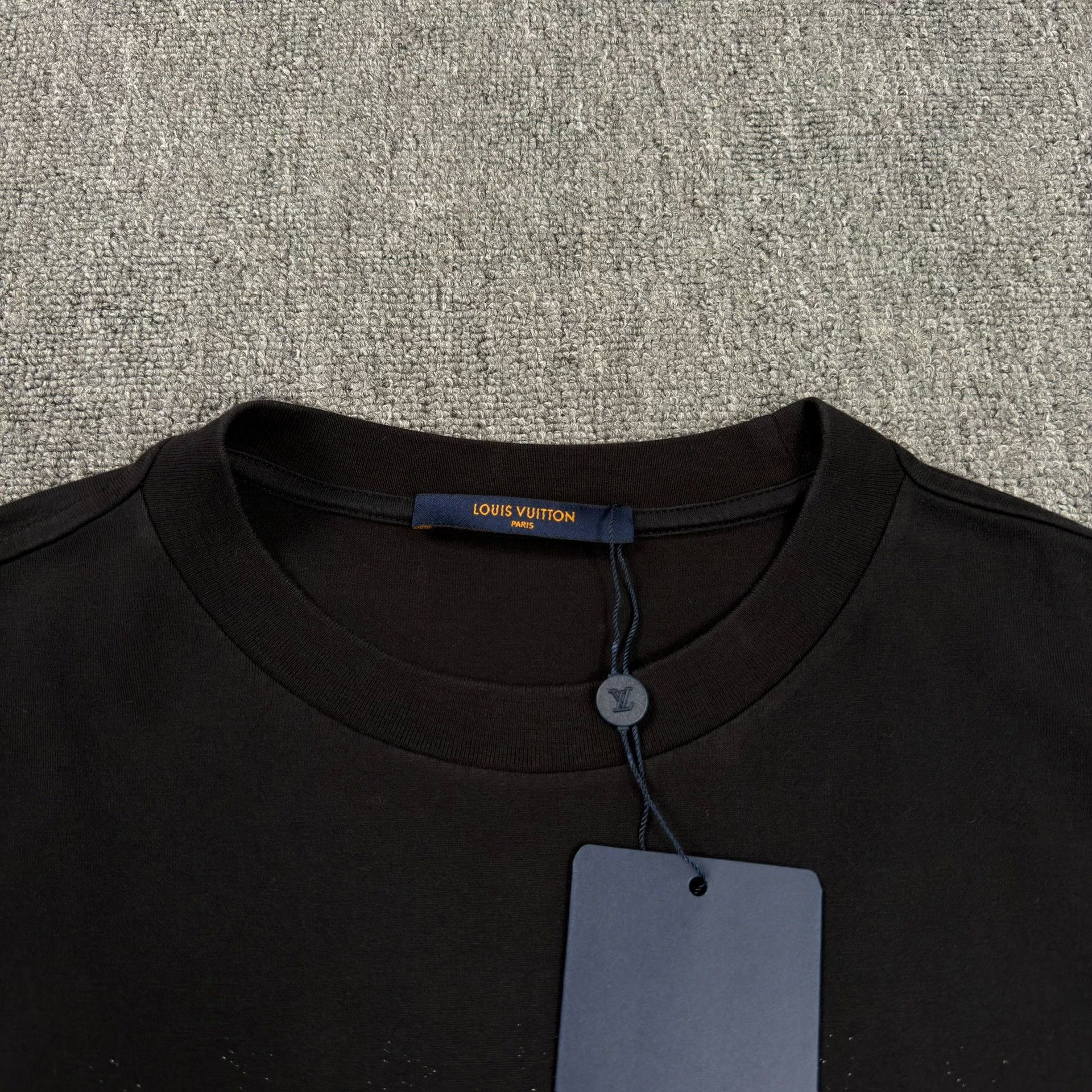 Louis Vuitton Louis Vuitton Gradient Monogram T-Shirt M Size US M / EU 48-50 / 2 - 4 Thumbnail