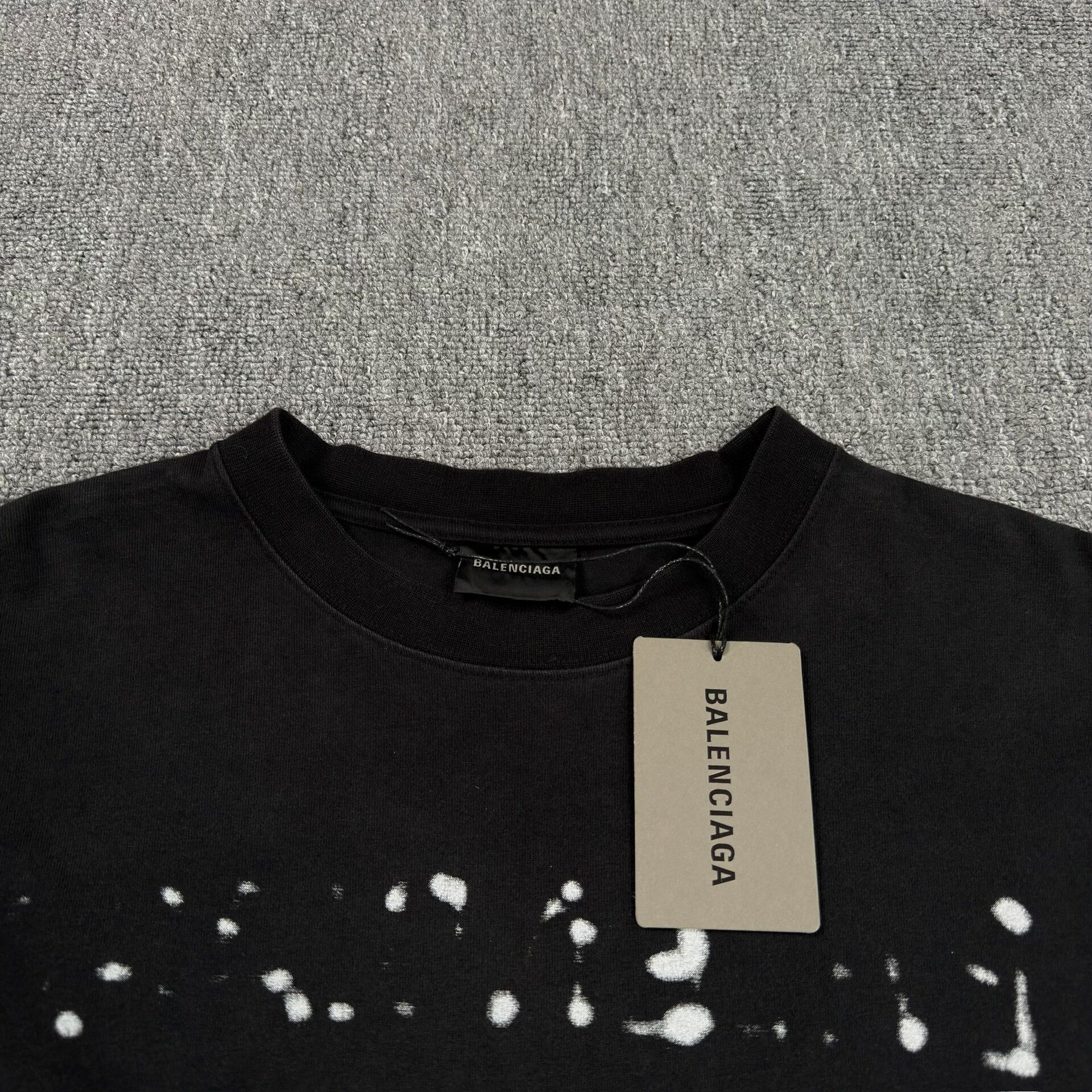 Balenciaga Balenciaga Blurred Logo T-Shirt Size M Size US M / EU 48-50 / 2 - 4 Thumbnail