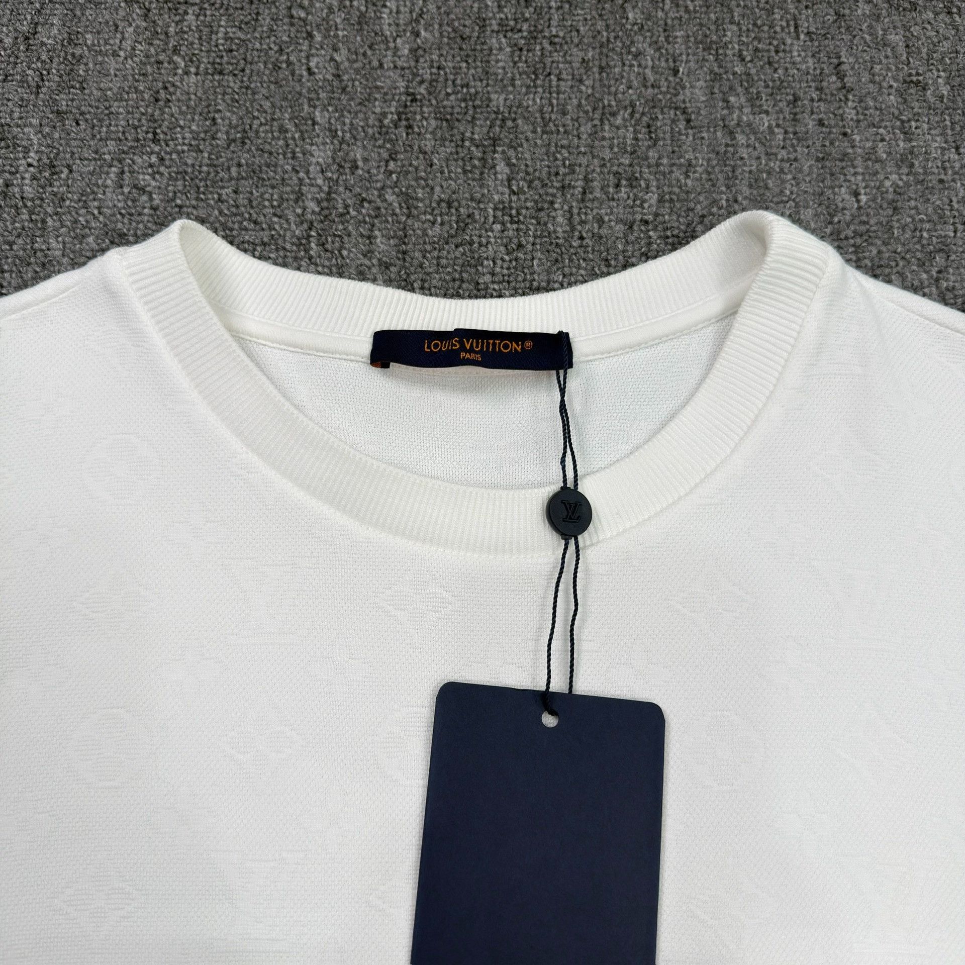Louis Vuitton Louis Vuitton Monogram Pocket T-Shirt Size M Size US M / EU 48-50 / 2 - 4 Thumbnail