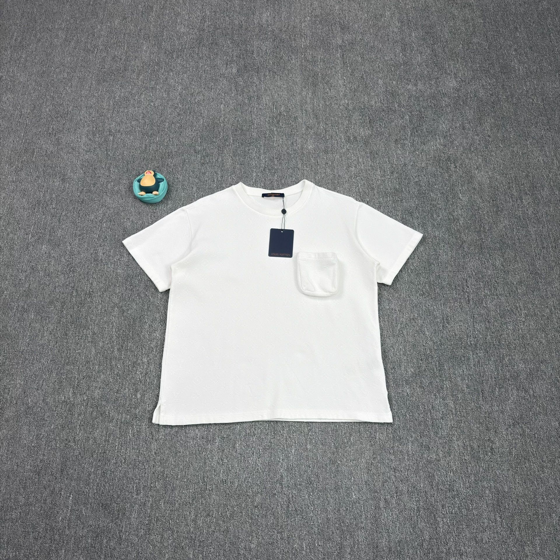 Louis Vuitton Louis Vuitton Monogram Pocket T-Shirt Size M Size US M / EU 48-50 / 2 - 2 Thumbnail
