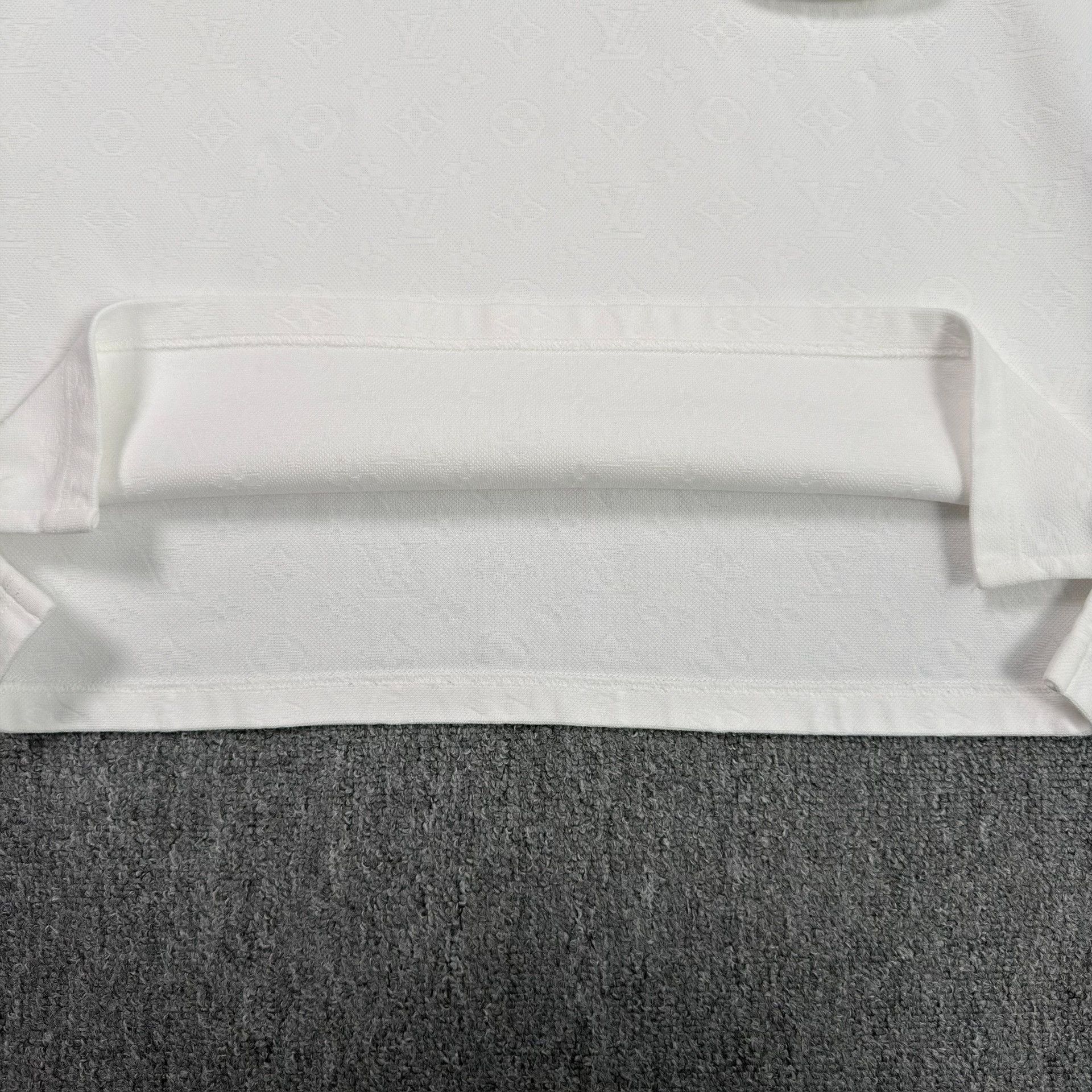 Louis Vuitton Louis Vuitton Monogram Pocket T-Shirt Size M Size US M / EU 48-50 / 2 - 6 Thumbnail