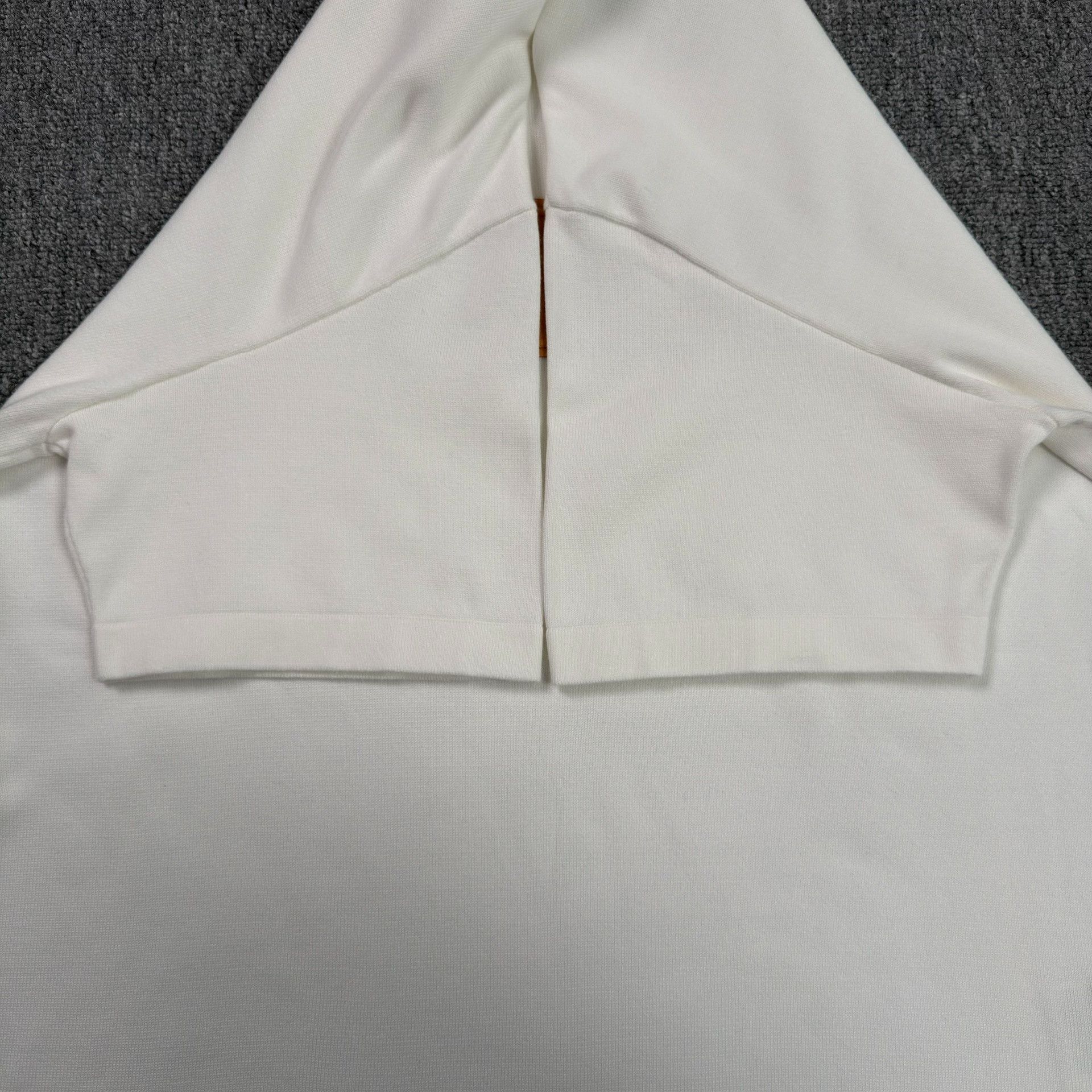 Louis Vuitton Louis Vuitton Leather Patch Knit T-Shirt US M Size US M / EU 48-50 / 2 - 5 Thumbnail