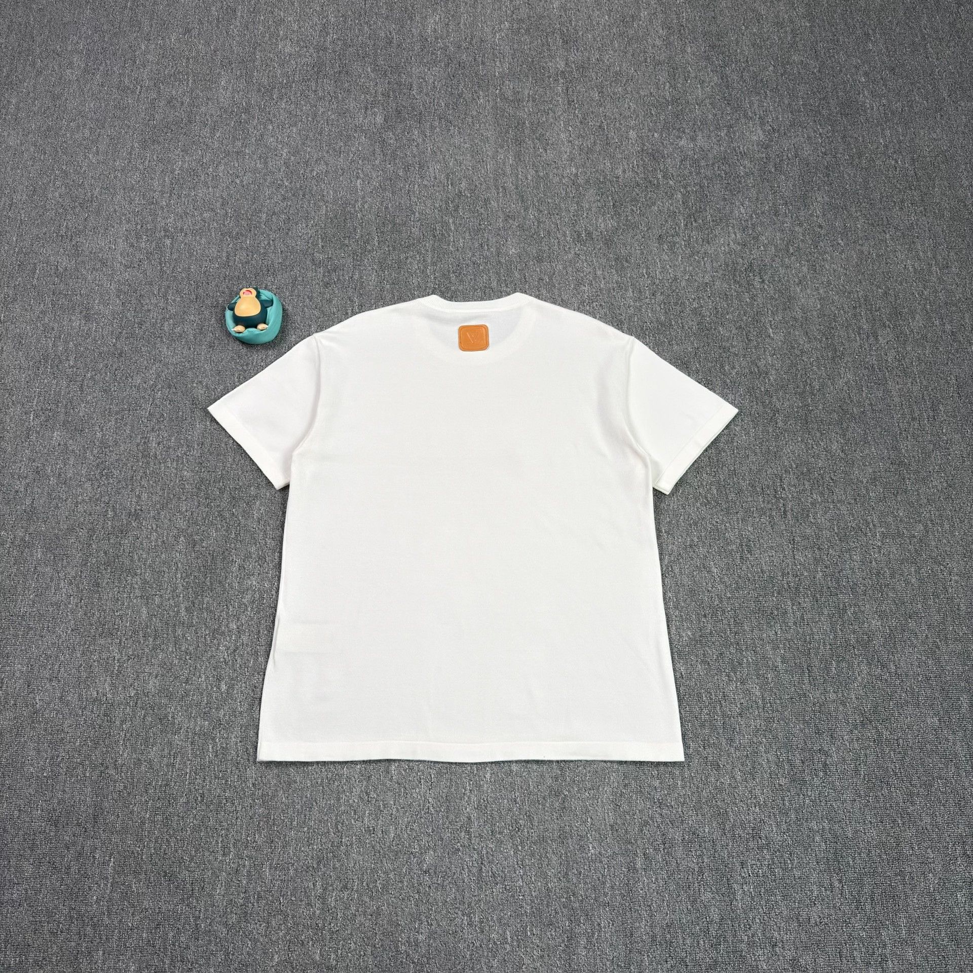 Louis Vuitton Louis Vuitton Leather Patch Knit T-Shirt US M Size US M / EU 48-50 / 2 - 3 Thumbnail