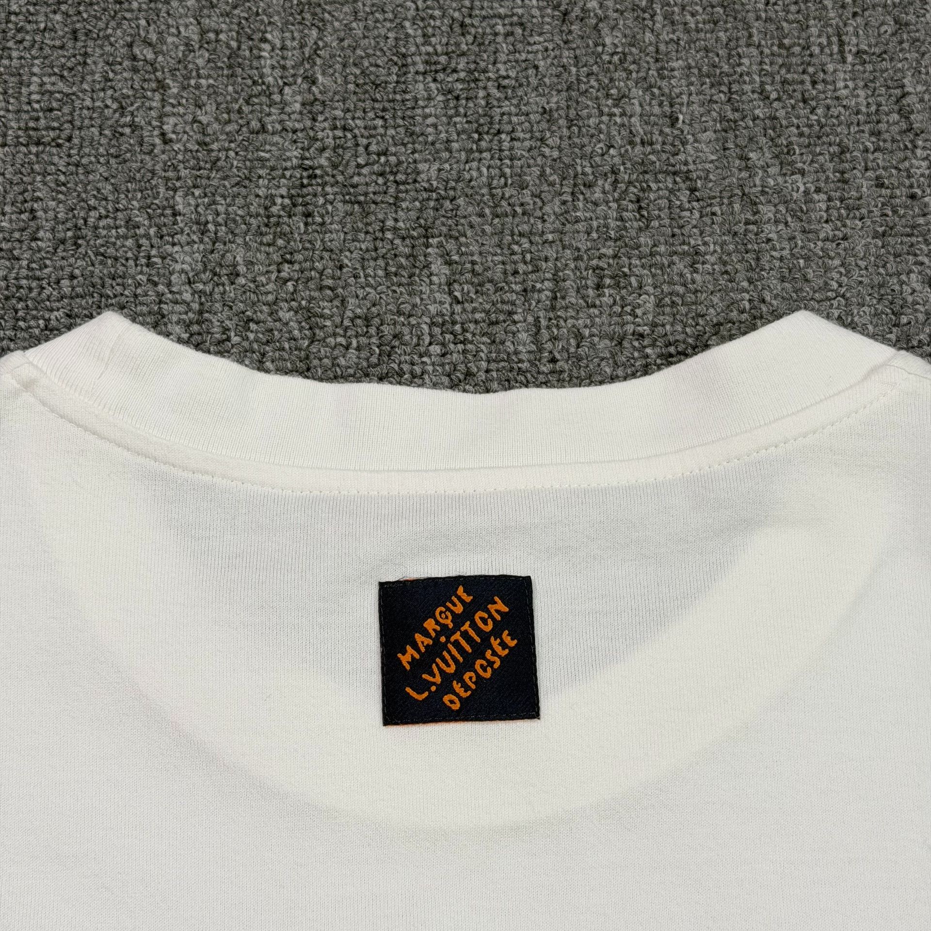 Louis Vuitton Louis Vuitton Earth Print T-Shirt US M Size US M / EU 48-50 / 2 - 8 Thumbnail