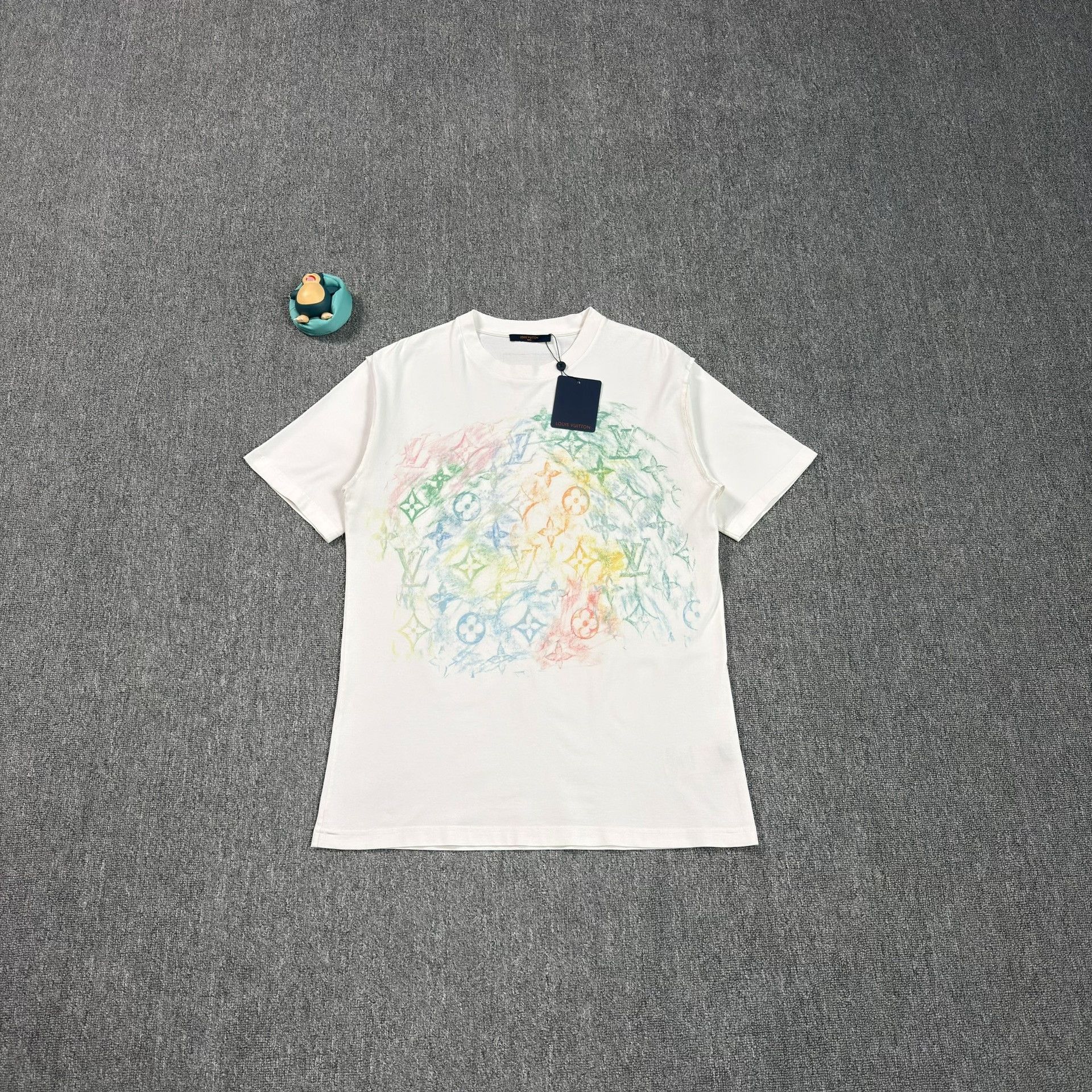 Louis Vuitton Louis Vuitton Crayon Monogram T-Shirt Size L Size US L / EU 52-54 / 3 - 2 Thumbnail