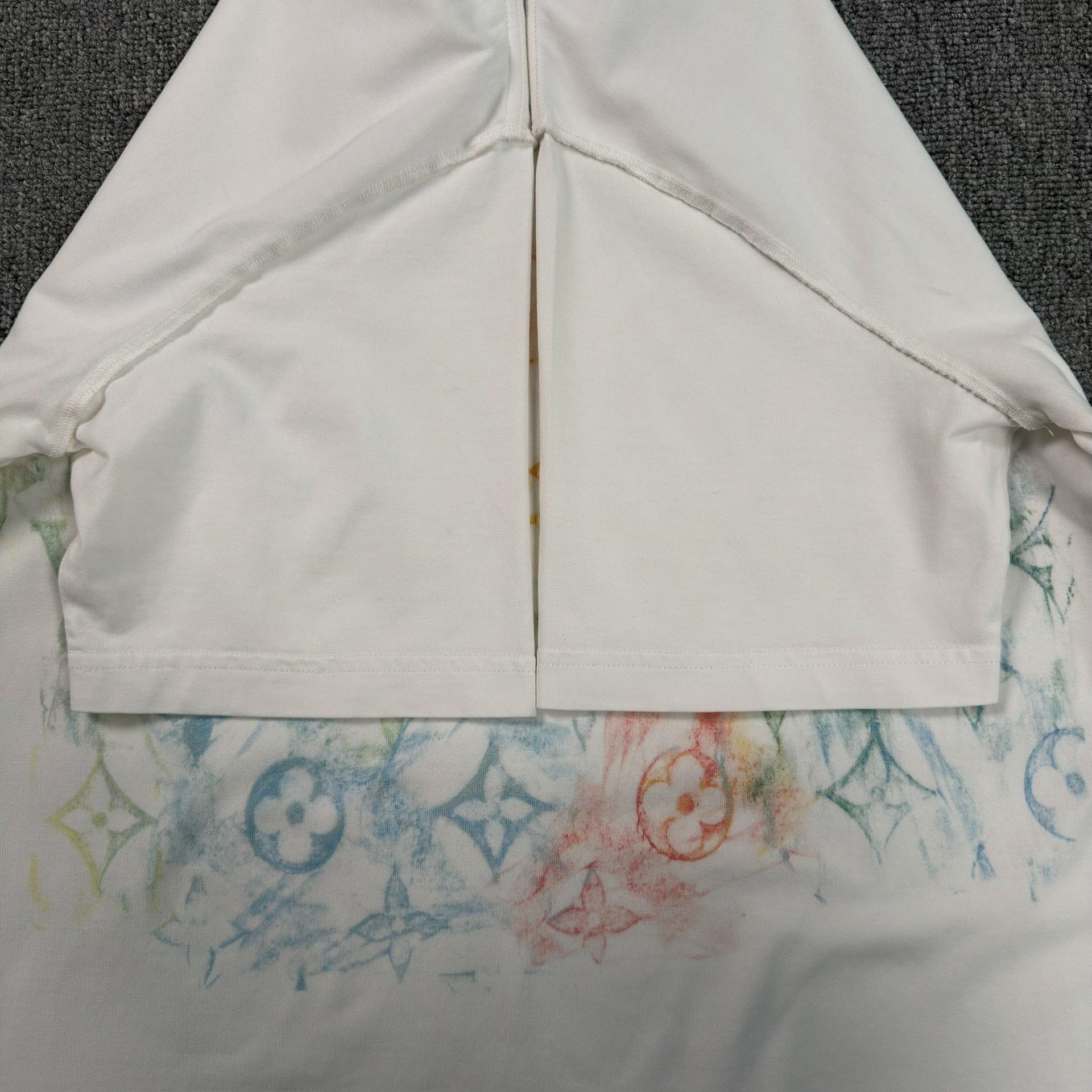 Louis Vuitton Louis Vuitton Crayon Monogram T-Shirt Size L Size US L / EU 52-54 / 3 - 5 Thumbnail