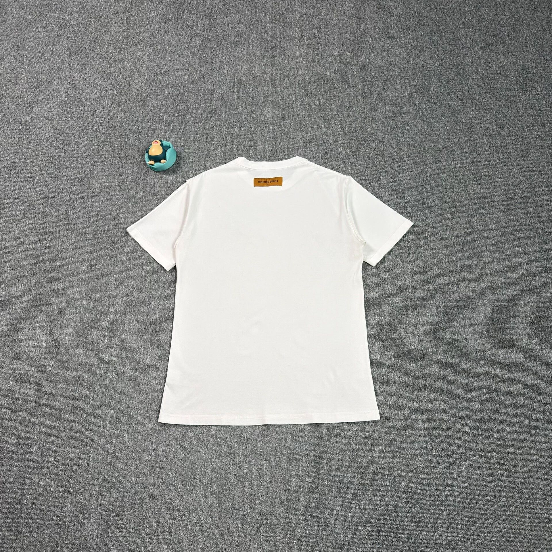 Louis Vuitton Louis Vuitton Crayon Monogram T-Shirt Size L Size US L / EU 52-54 / 3 - 3 Thumbnail