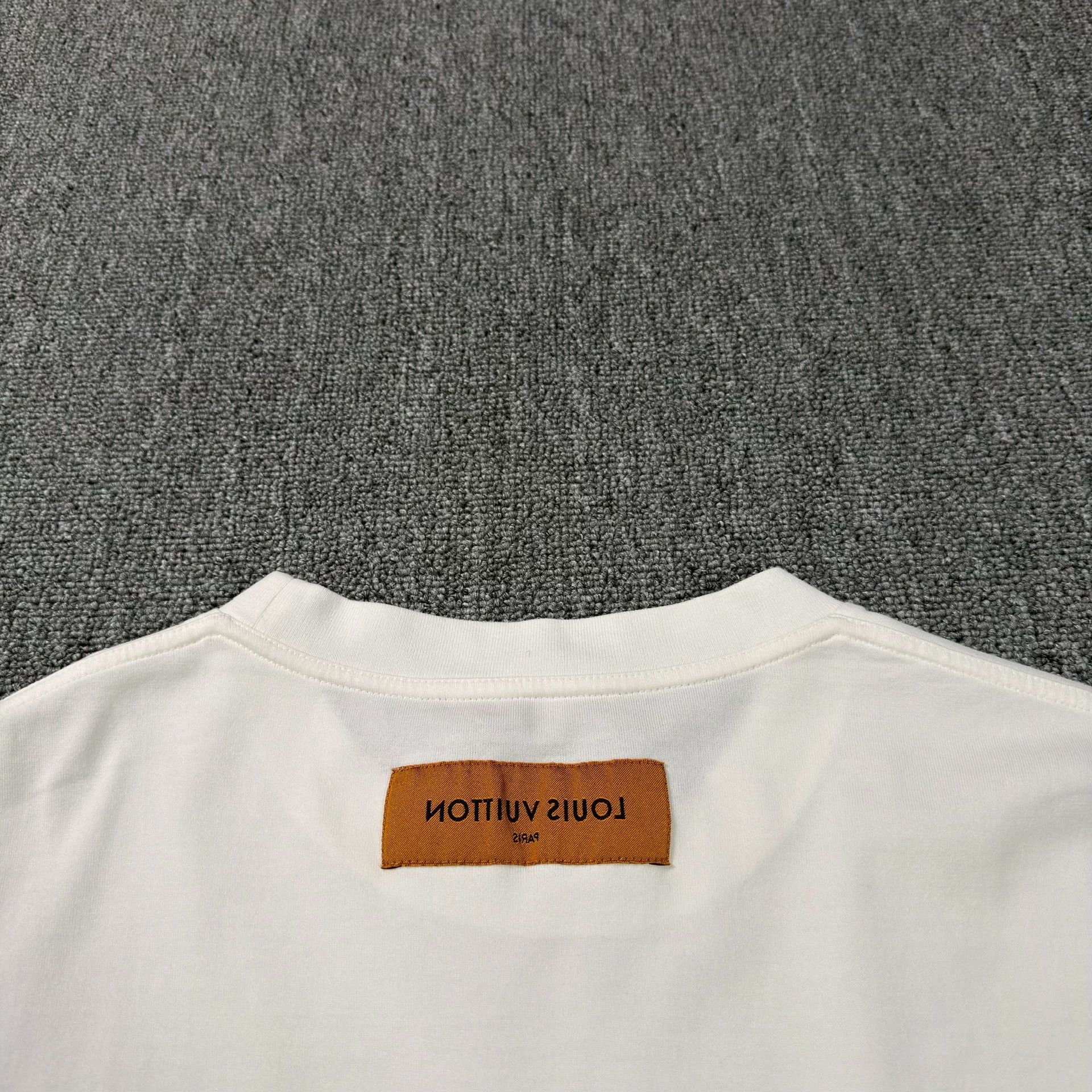 Louis Vuitton Louis Vuitton Crayon Monogram Print T-Shirt L Size US L / EU 52-54 / 3 - 7 Thumbnail
