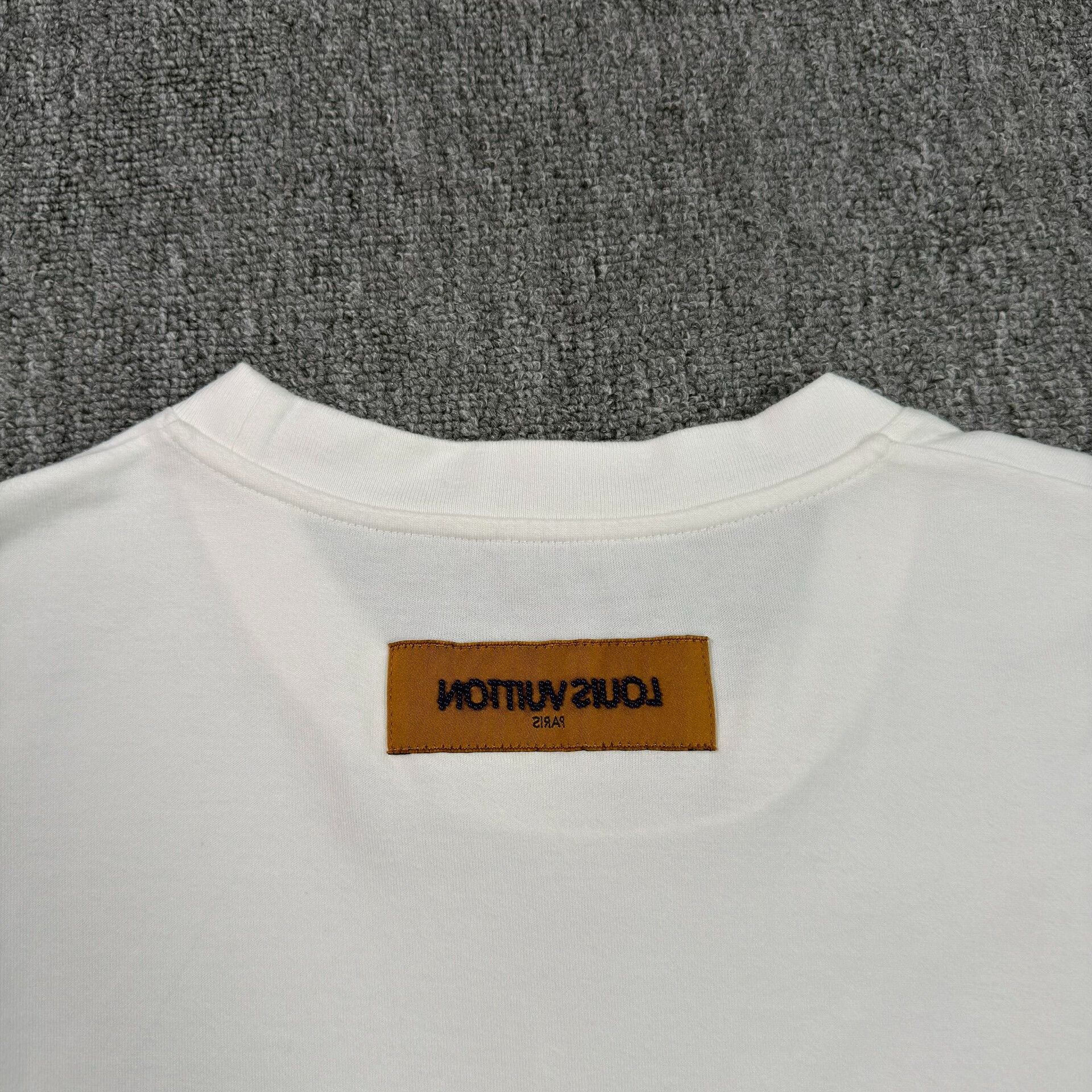 Louis Vuitton Louis Vuitton Pharrell Dragon T-Shirt Size L Size US L / EU 52-54 / 3 - 9 Thumbnail