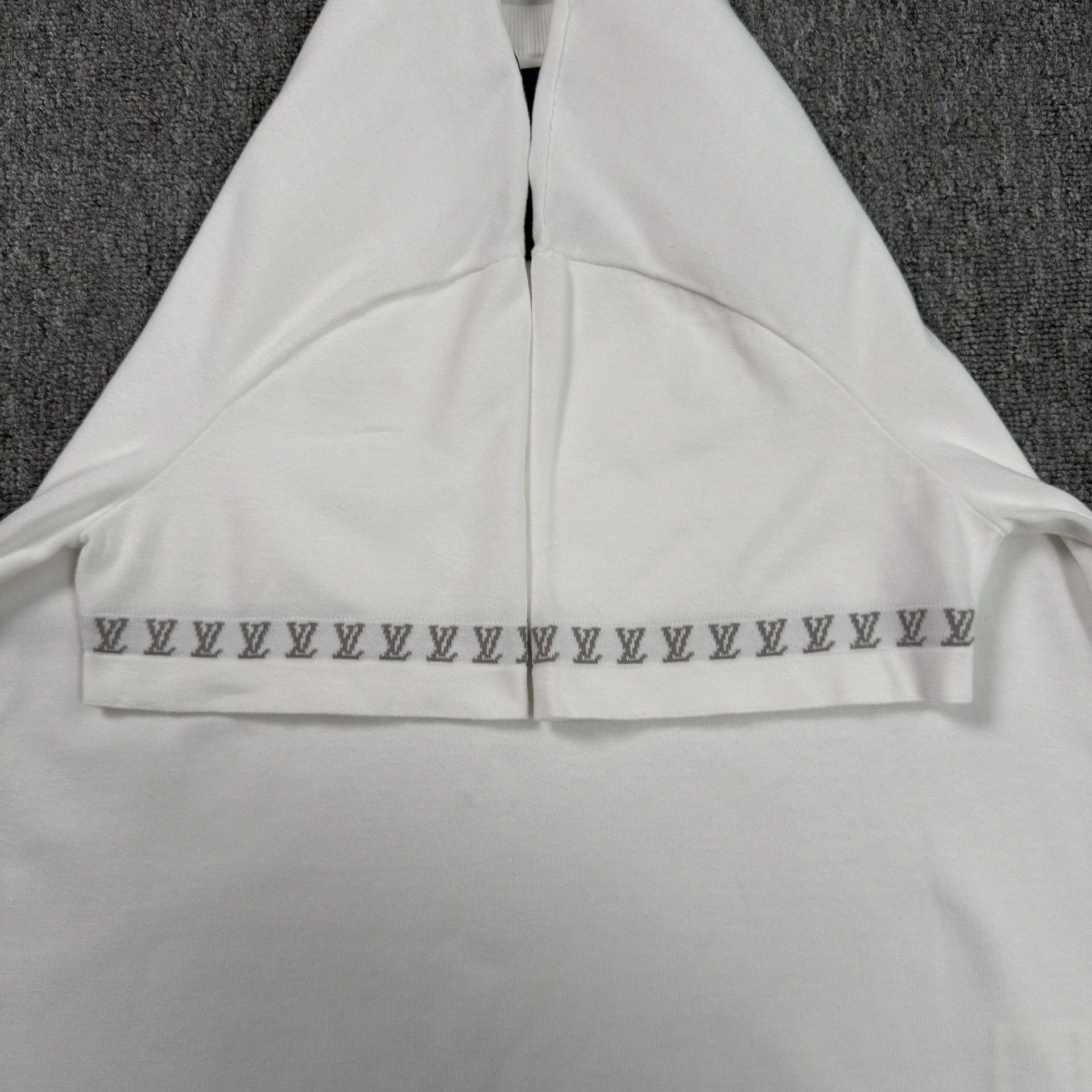 Louis Vuitton Louis Vuitton Monogram Cuff Knit T-Shirt Size S Size US S / EU 44-46 / 1 - 5 Thumbnail