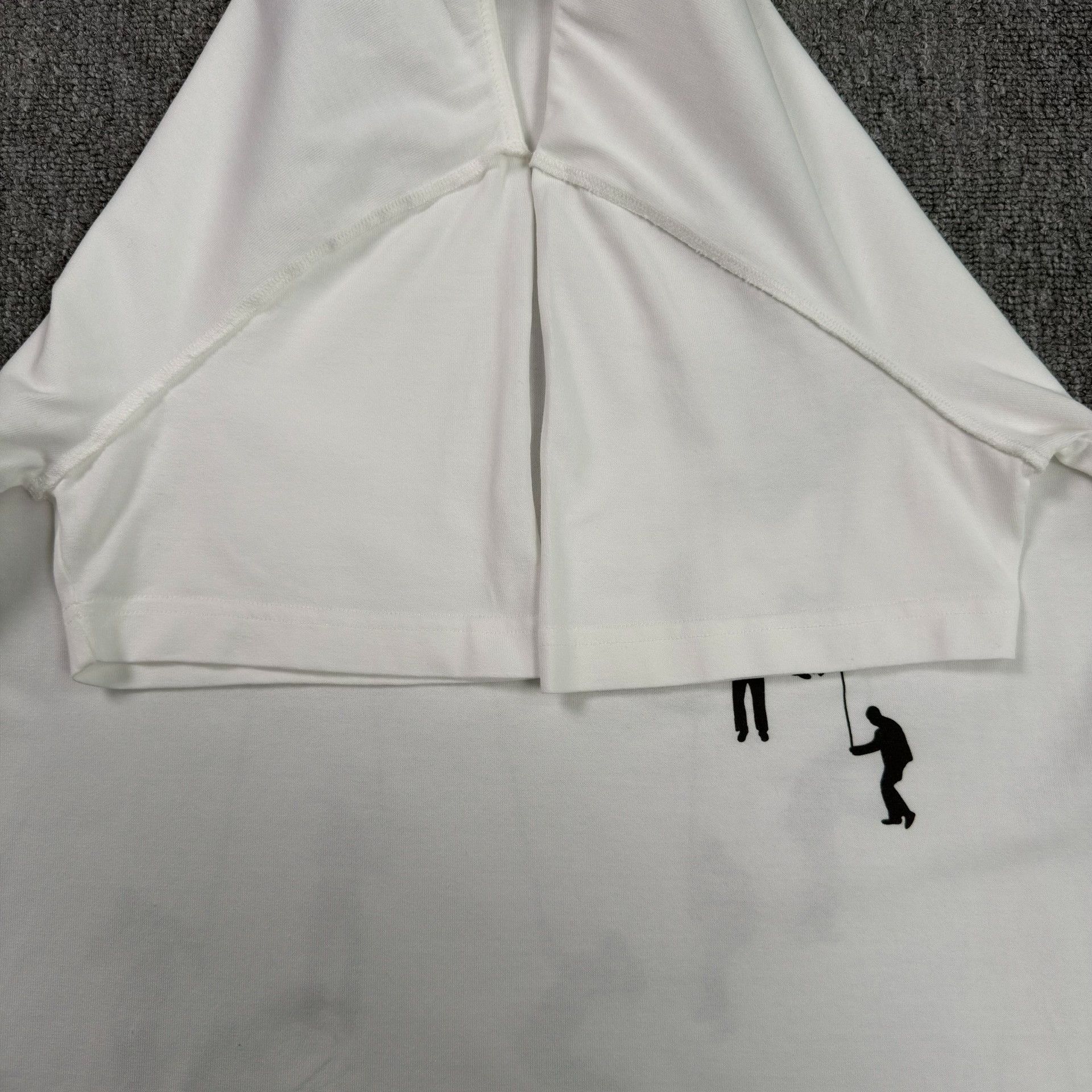 Louis Vuitton Louis Vuitton Parachute Graphic T-Shirt L Size US L / EU 52-54 / 3 - 5 Thumbnail