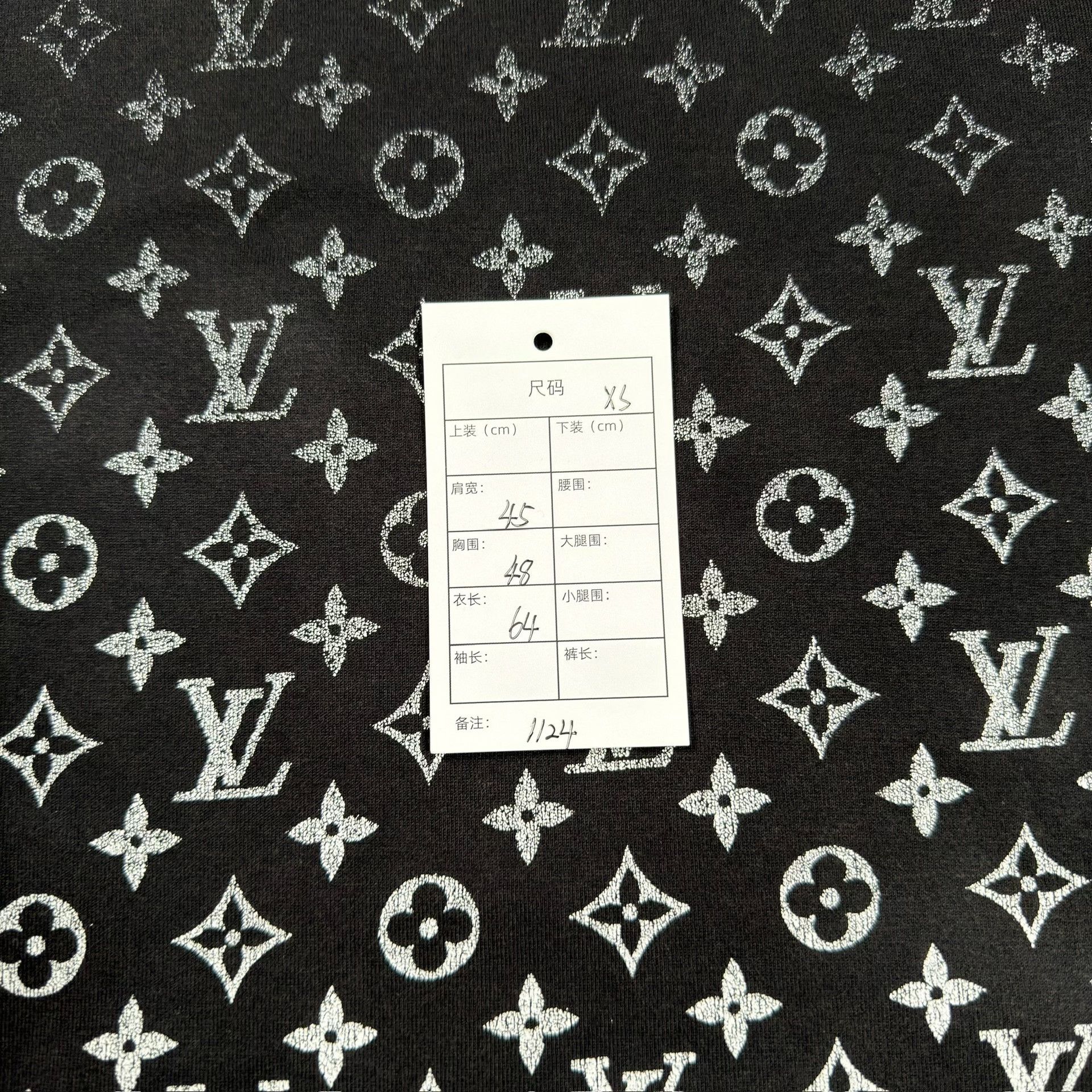 Louis Vuitton Louis Vuitton Monogram Gradient T-Shirt XS Size US XS / EU 42 / 0 - 7 Thumbnail