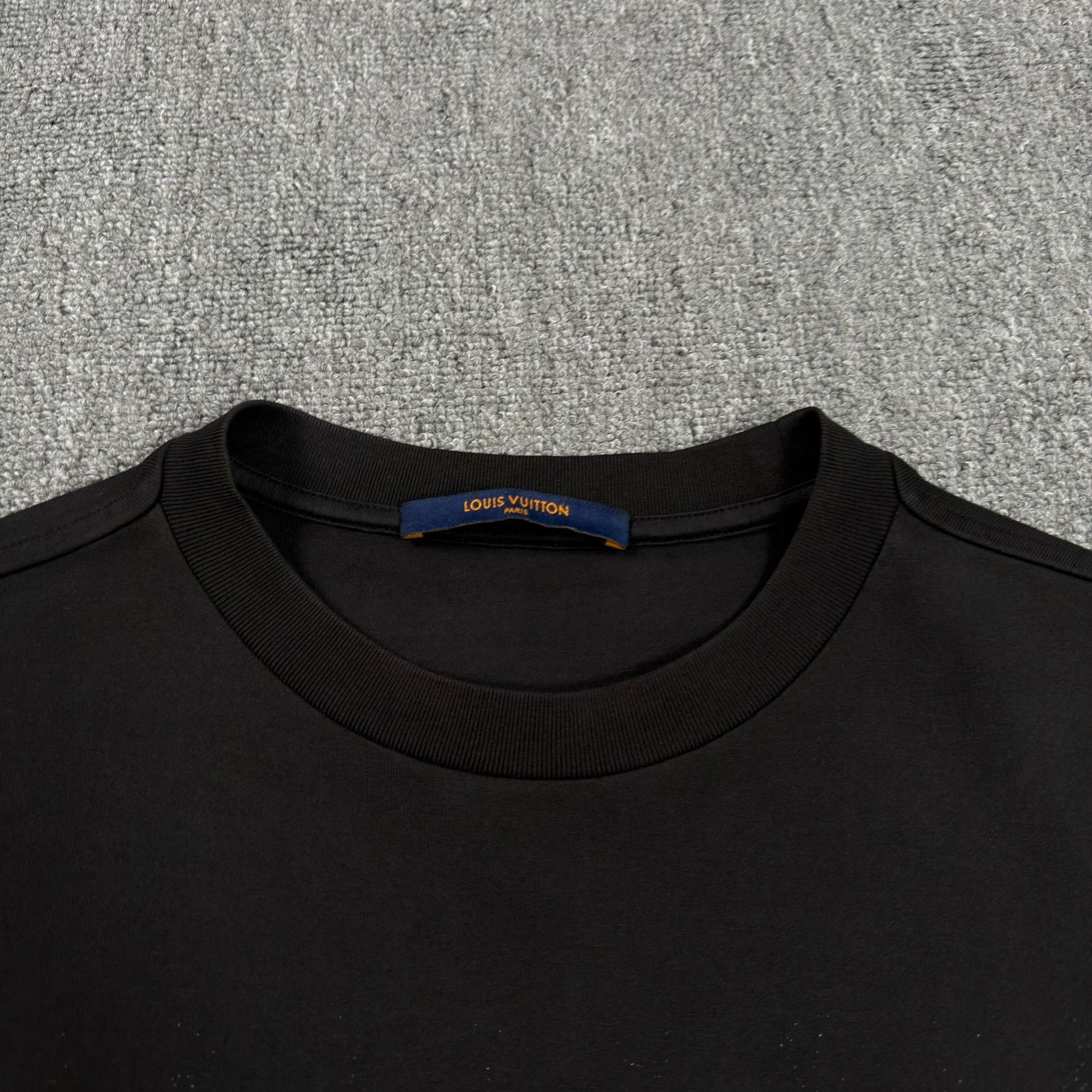 Louis Vuitton Louis Vuitton Monogram Gradient T-Shirt XS Size US XS / EU 42 / 0 - 4 Thumbnail