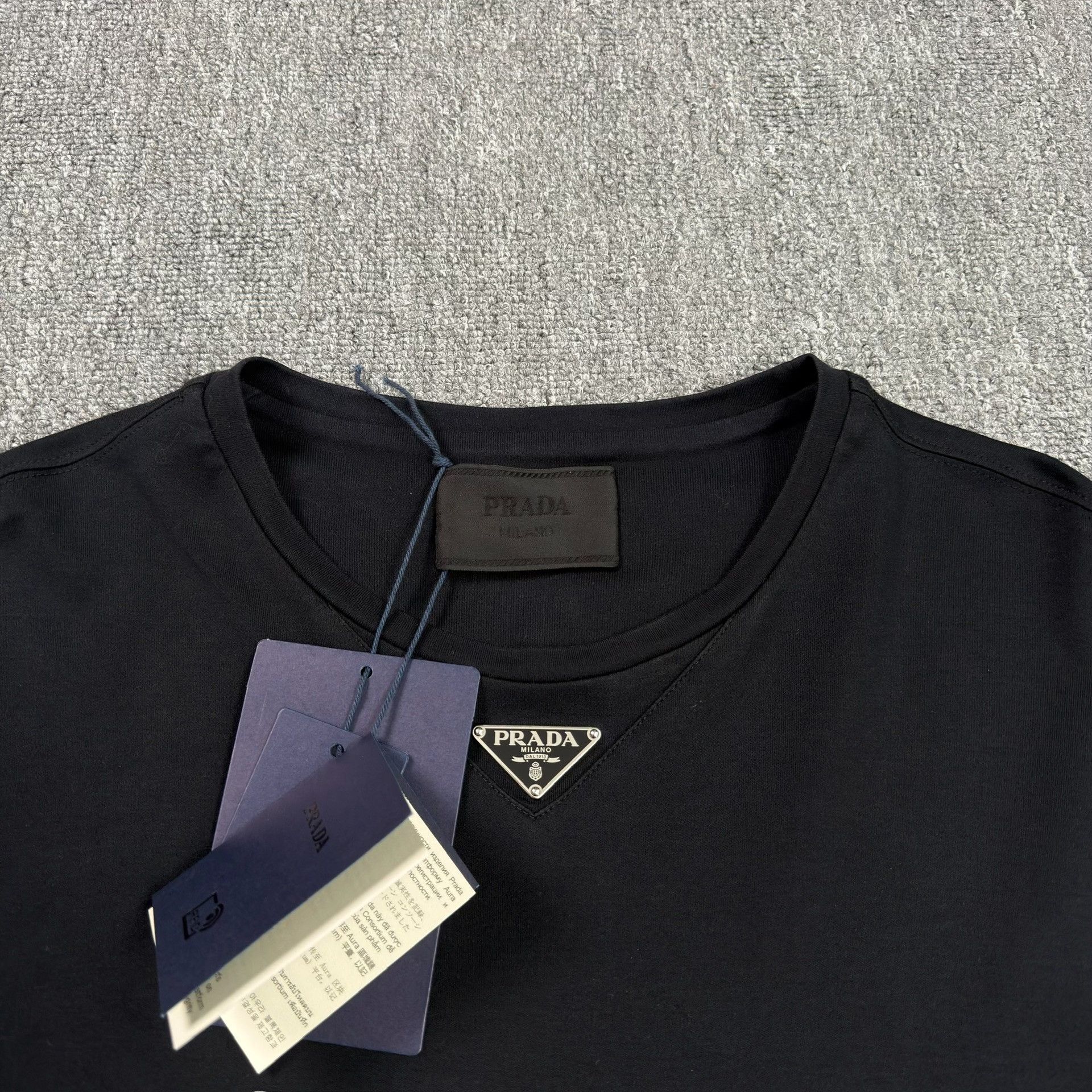 Prada Prada Triangle Logo Black T-Shirt Size L Size US L / EU 52-54 / 3 - 4 Thumbnail