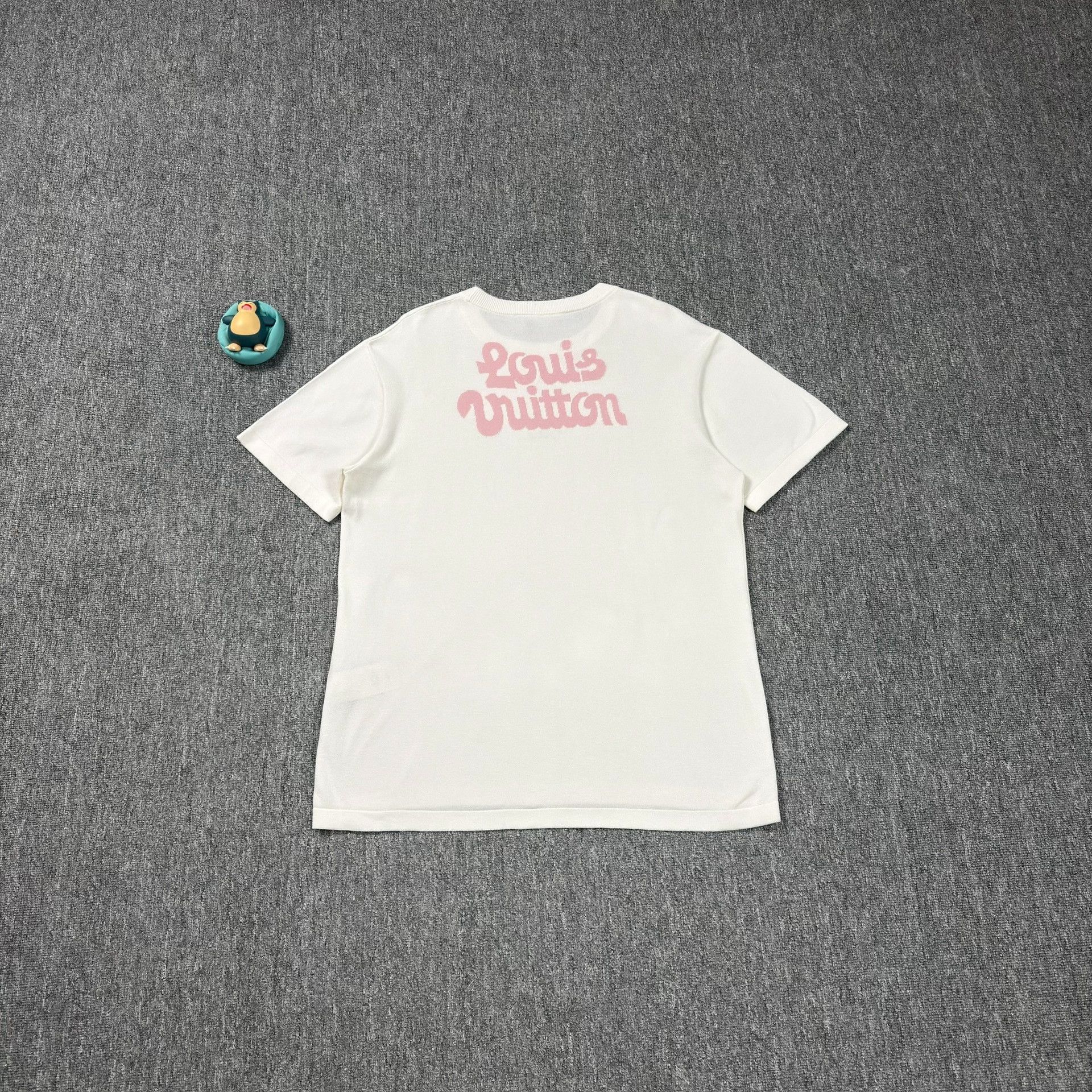 Louis Vuitton Louis Vuitton Tyler Flower Knit T-Shirt Size L Size US L / EU 52-54 / 3 - 3 Thumbnail