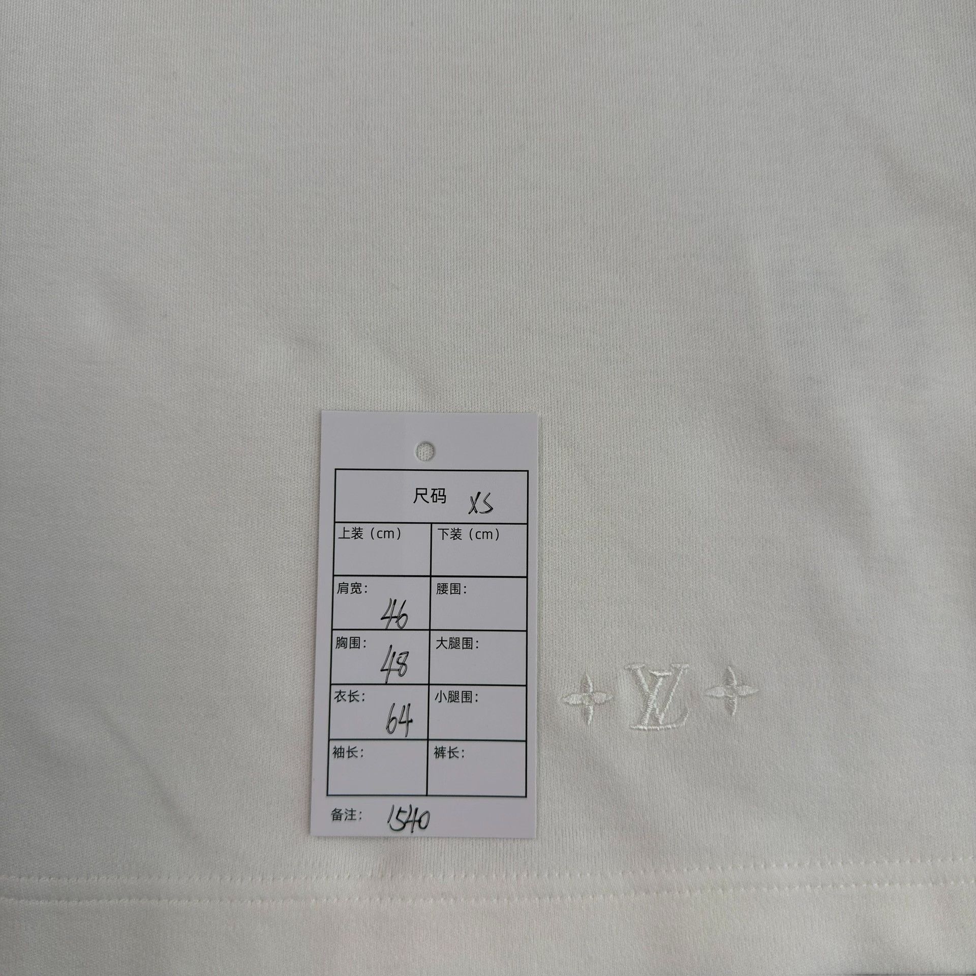 Louis Vuitton Louis Vuitton Monogram Blossom Logo T-Shirt XS Size US XS / EU 42 / 0 - 7 Thumbnail