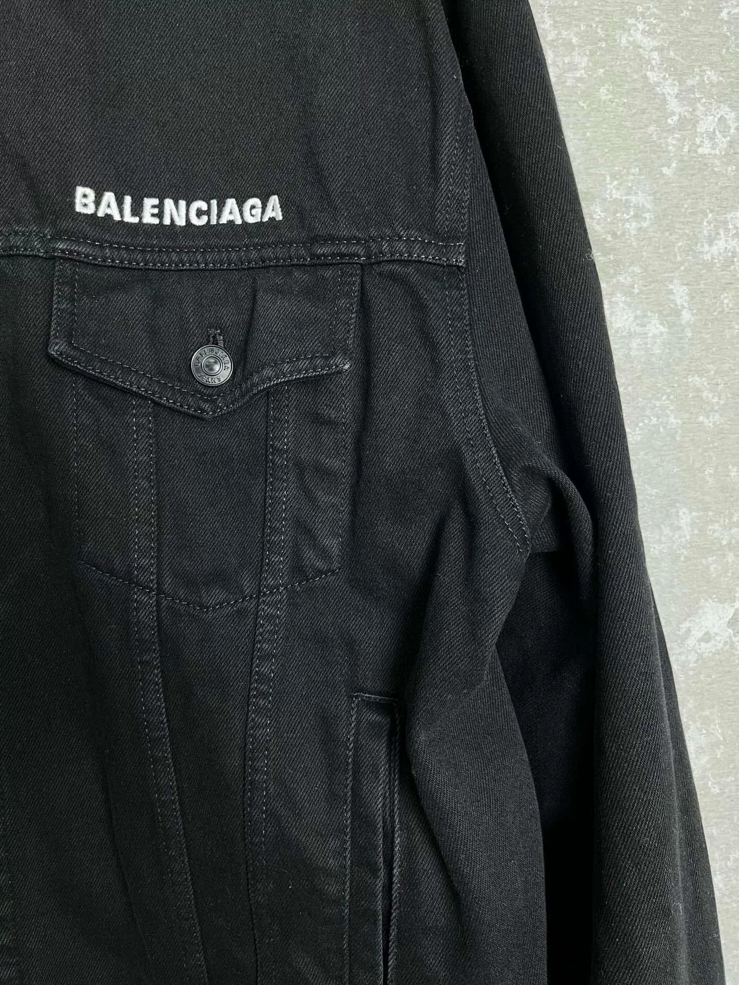 Balenciaga Balenciaga Crew Logo Denim Jacket 48 Size US M / EU 48-50 / 2 - 4 Thumbnail