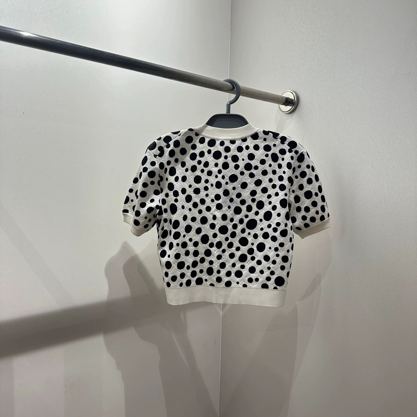 Louis Vuitton Louis Vuitton T-Shirt L Women Size L / US 10 / IT 46 - 2 Thumbnail