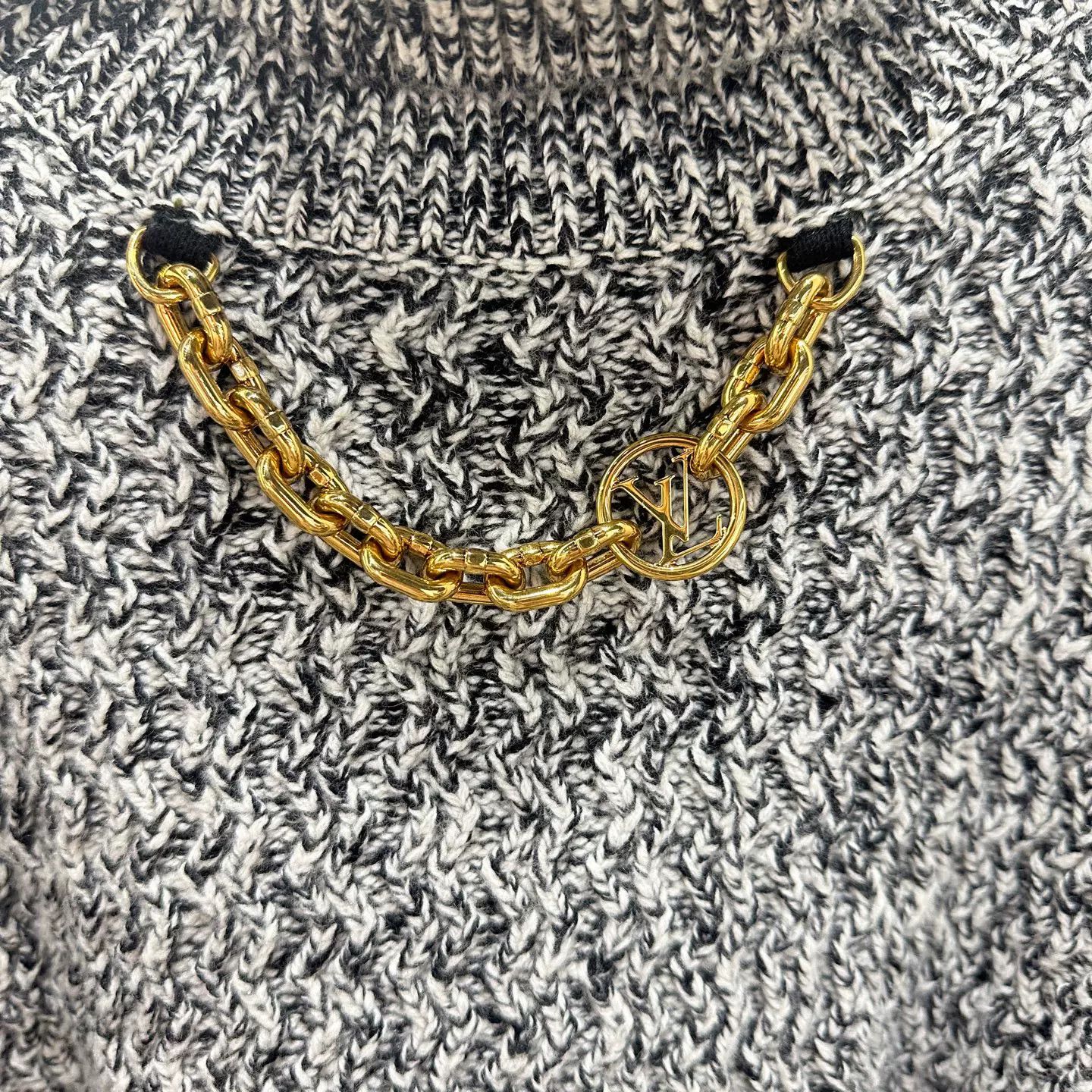 Louis Vuitton Louis Vuitton Gold T-Shirt S Women Size S / US 4 / IT 40 - 3 Thumbnail