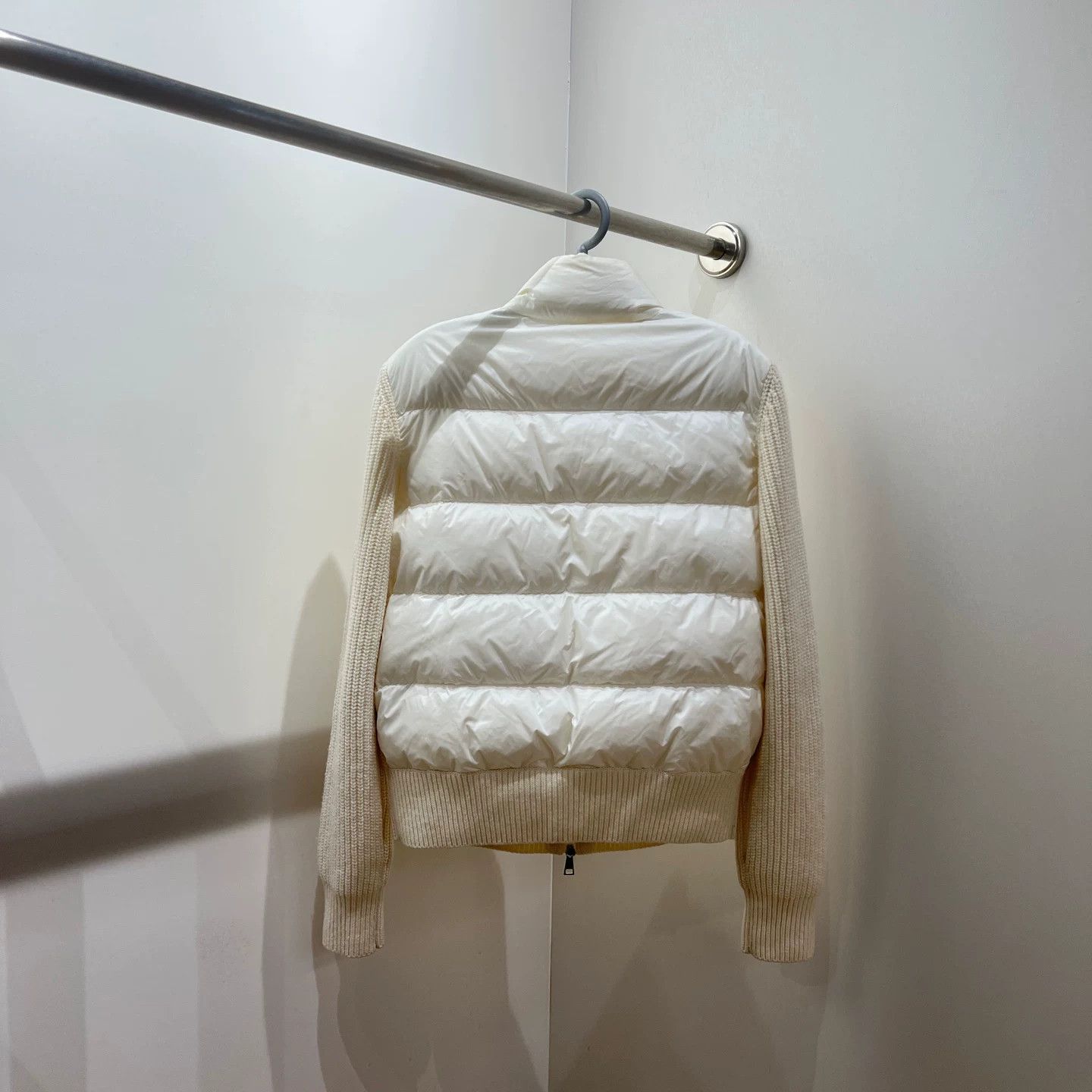 Moncler Moncler Retro Sweater S Women Size S / US 4 / IT 40 - 2 Thumbnail