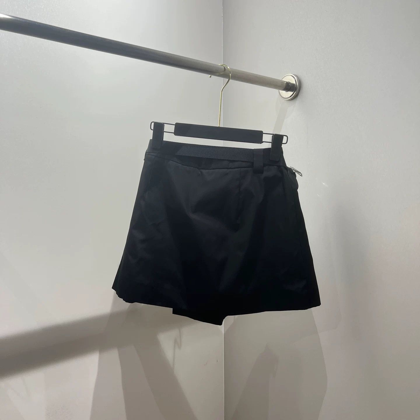 Prada Prada Casual Skirt 26 Women Size 26" / US 2 / IT 38 - 2 Thumbnail
