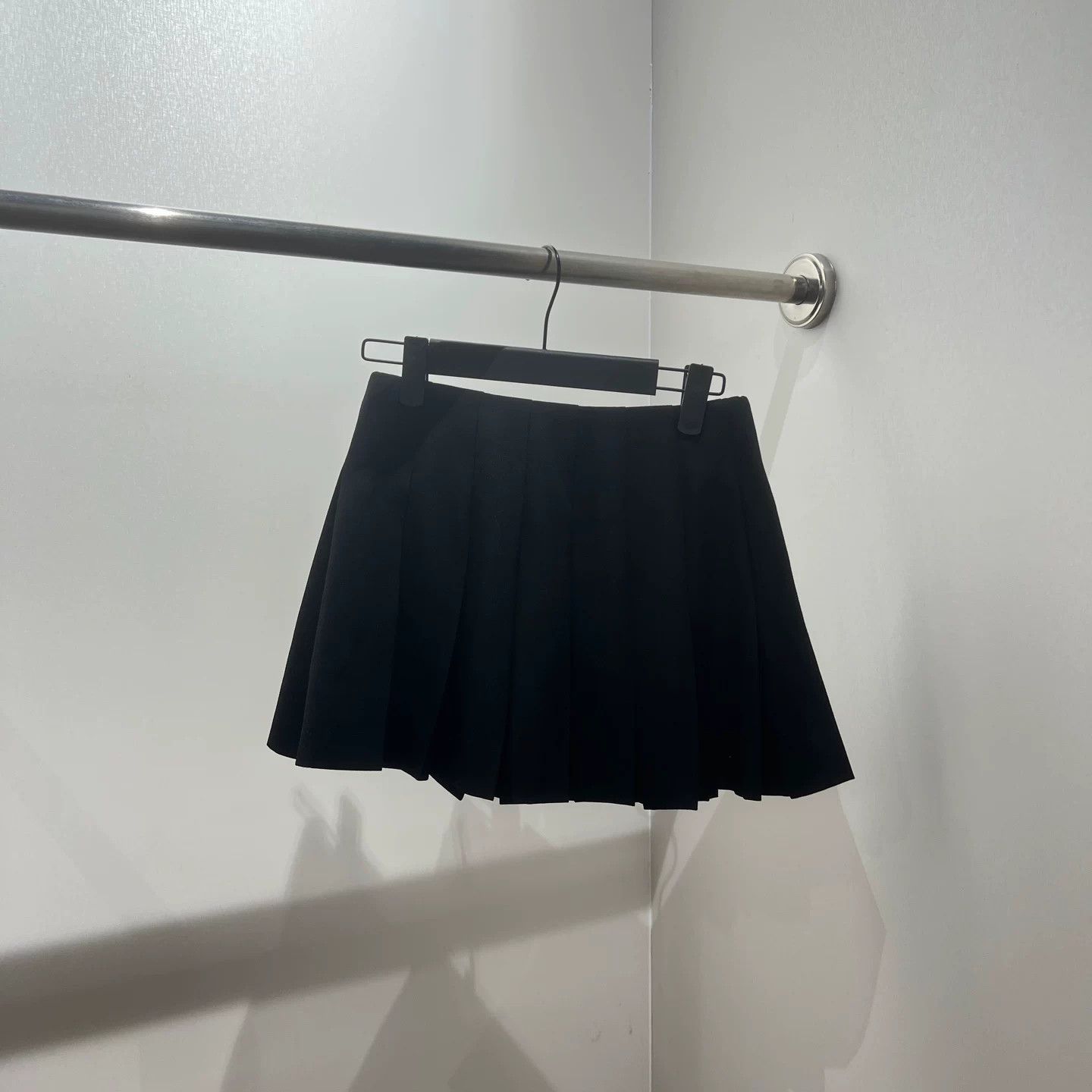 Prada Prada Low-Rise Skirt 26 Women Size 26" / US 2 / IT 38 - 2 Thumbnail