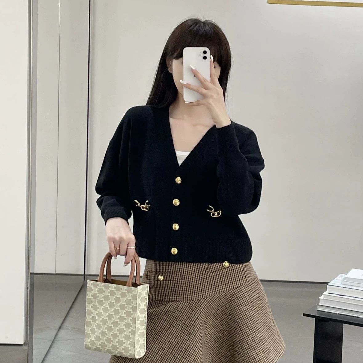 Celine Celine Gold T-Shirt S Women Size S / US 4 / IT 40 - 8 Thumbnail