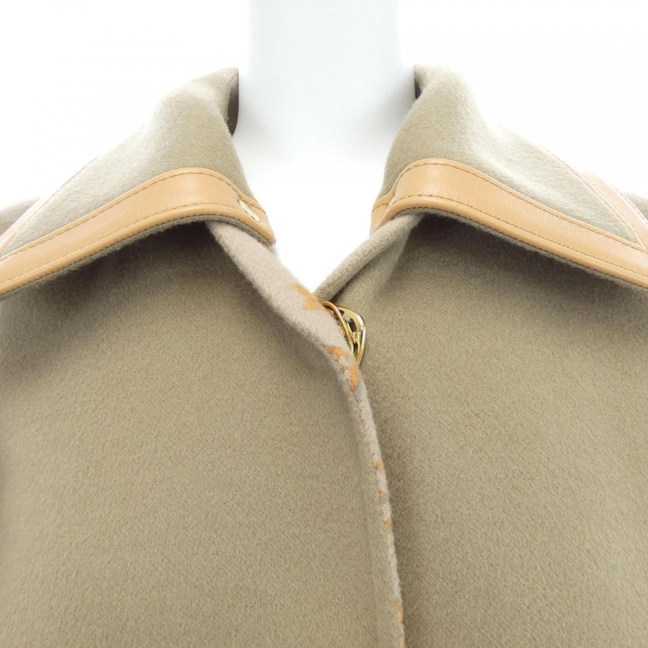 Louis Vuitton Louis Vuitton Louis Vuitton Removable Collar Double Face Coat Textile Outerwear FPCO29AIG DUTY FREE for USA Size ONE SIZE - 5 Thumbnail