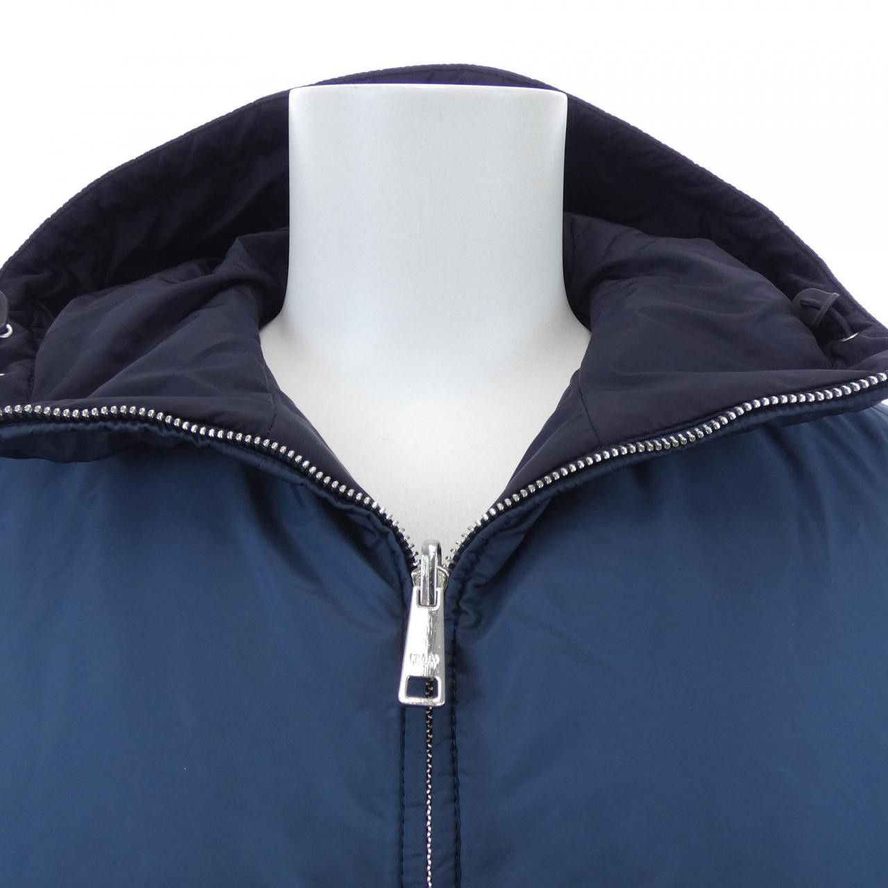 Prada Prada Prada Triangle Logo Jacket Others Outerwear SGB224R192Q04 DUTY FREE for USA Size ONE SIZE - 6 Thumbnail