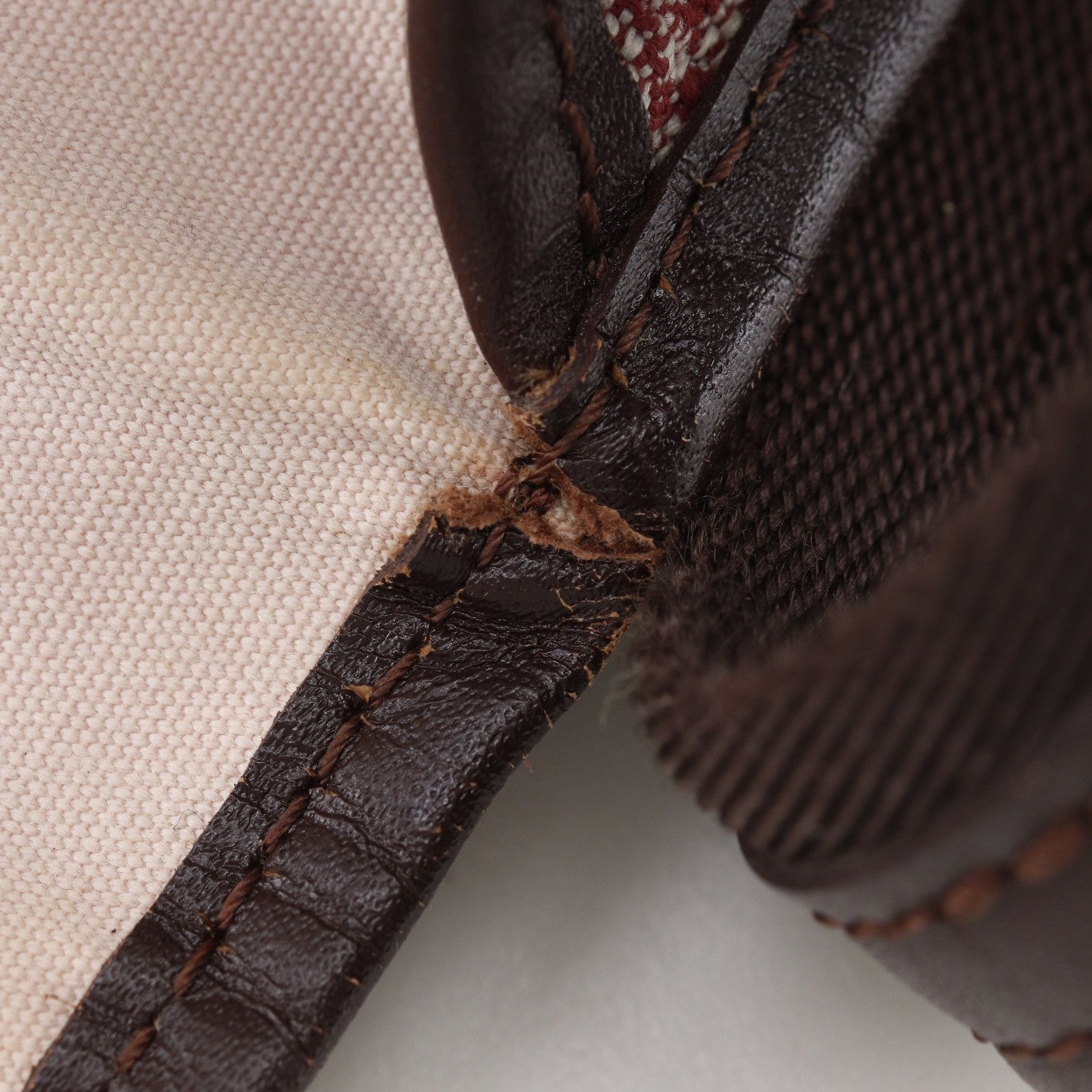 Louis Vuitton Louis Vuitton Louis Vuitton Berranger Monogram Mini Canvas Shoulder Bag Textile Crossbody Bag M92171 DUTY FREE for USA Size ONE SIZE - 11 Thumbnail