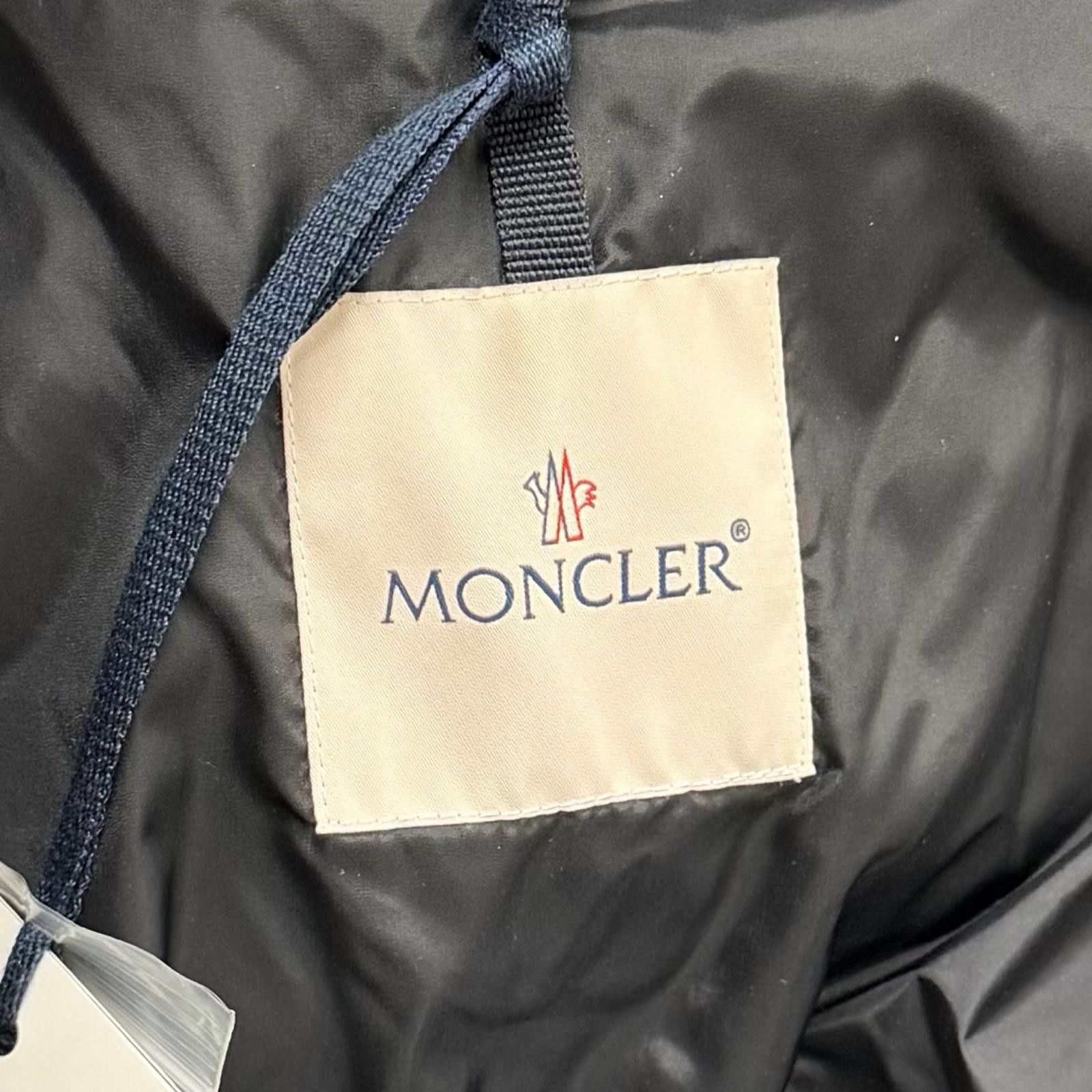 Moncler Moncler MONCLER Nylon Down Coat Textile Outerwear F20931D50700 DUTY FREE for USA Size ONE SIZE - 9 Thumbnail