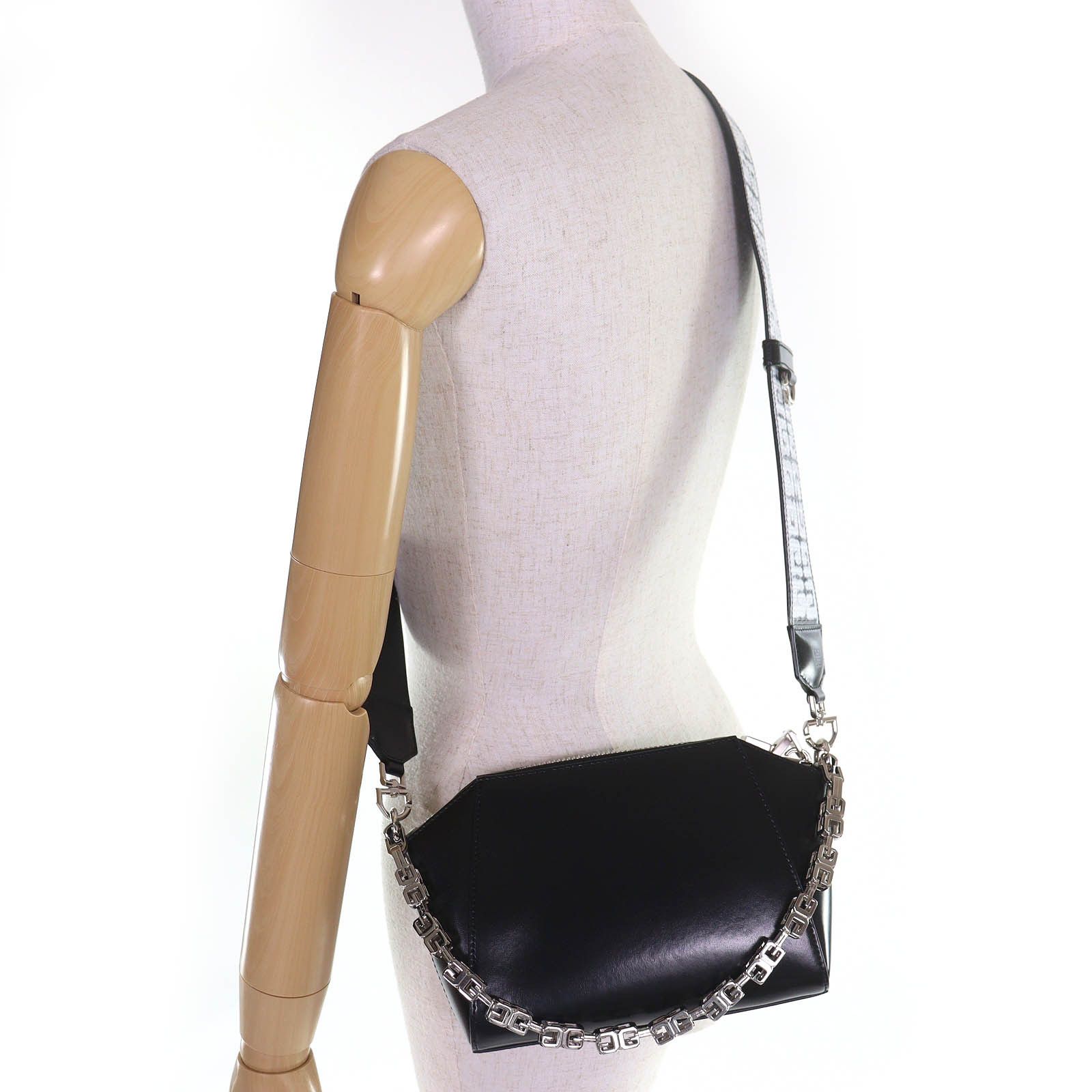Givenchy Givenchy Givenchy Antigona XS 4G Print Graffiti Leather Shoulder Bag Leather Shoulder Bag BB50LXB1AB DUTY FREE for USA Size ONE SIZE - 9 Thumbnail