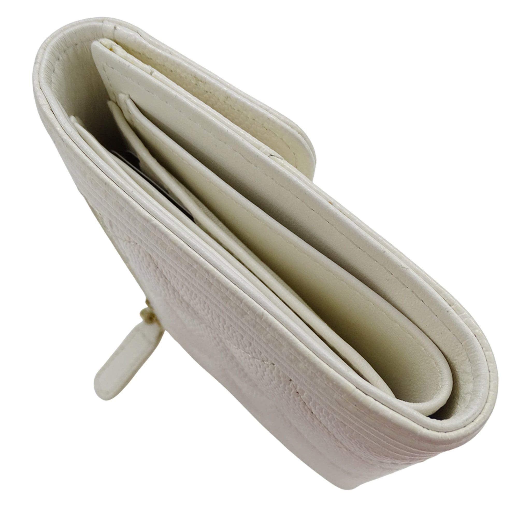 Chanel Chanel women's trifold wallet, caviar leather, Boy design, white with gold hardware. Size ONE SIZE - 3 Thumbnail