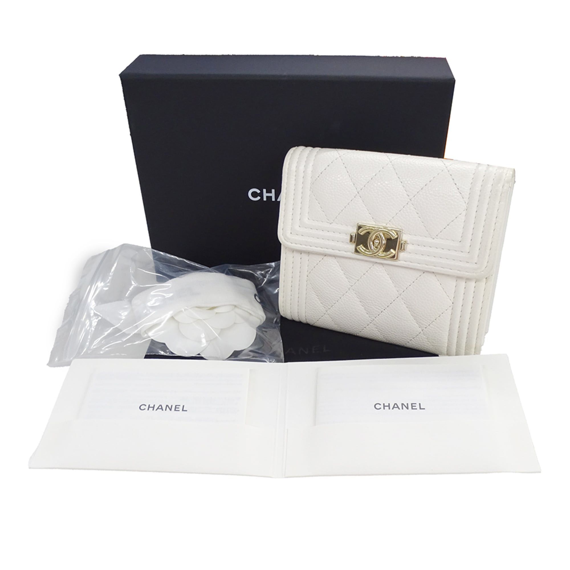 Chanel Chanel women's trifold wallet, caviar leather, Boy design, white with gold hardware. Size ONE SIZE - 8 Thumbnail