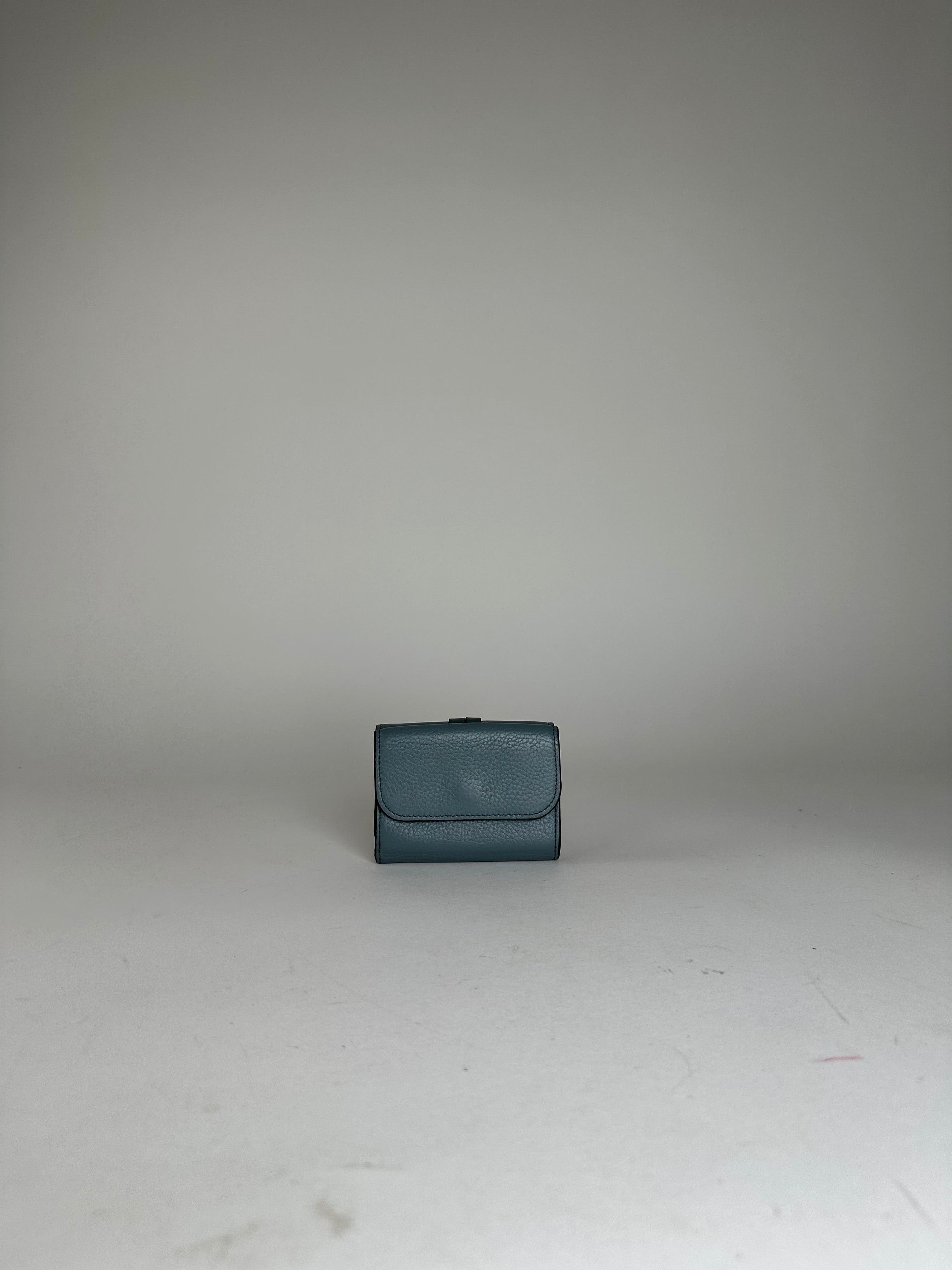 Chloe Vintage Grained Leather Compact Wallet Dusty Blue Size ONE SIZE - 2 Thumbnail