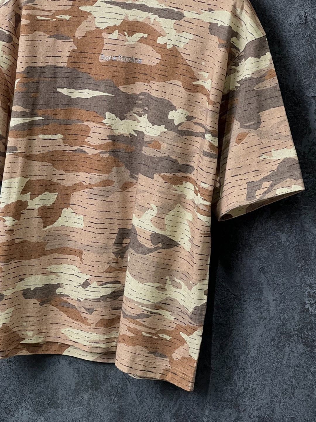 Acne Studios Acne Studios Cotton Camo T-Shirt s Men Size US S / EU 44-46 / 1 - 6 Thumbnail