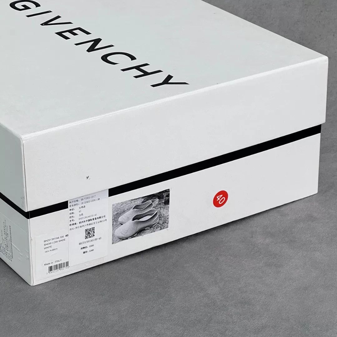 Givenchy Givenchy Casual White Lowtop Sneakers 8 Men Size US 8 / EU 41 - 9 Thumbnail