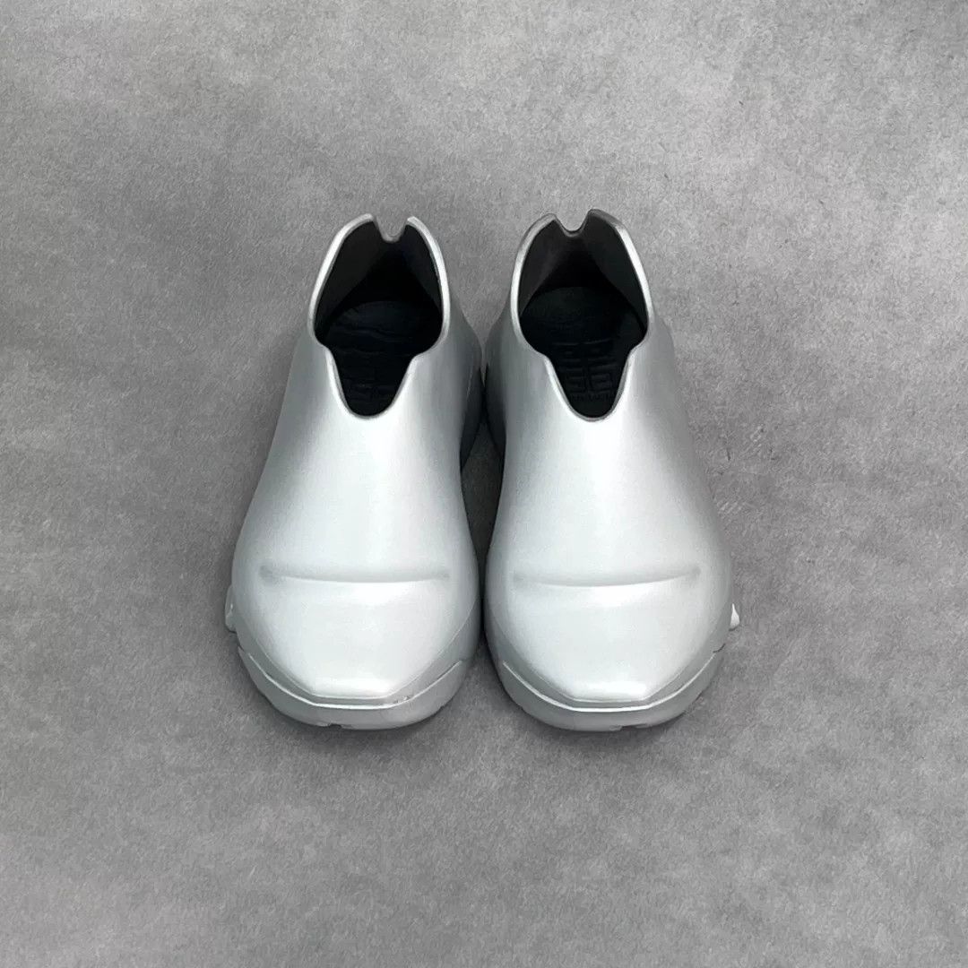 Givenchy Givenchy Casual Silver Lowtop Sneakers 6 Men Size US 6 / EU 39 - 7 Thumbnail