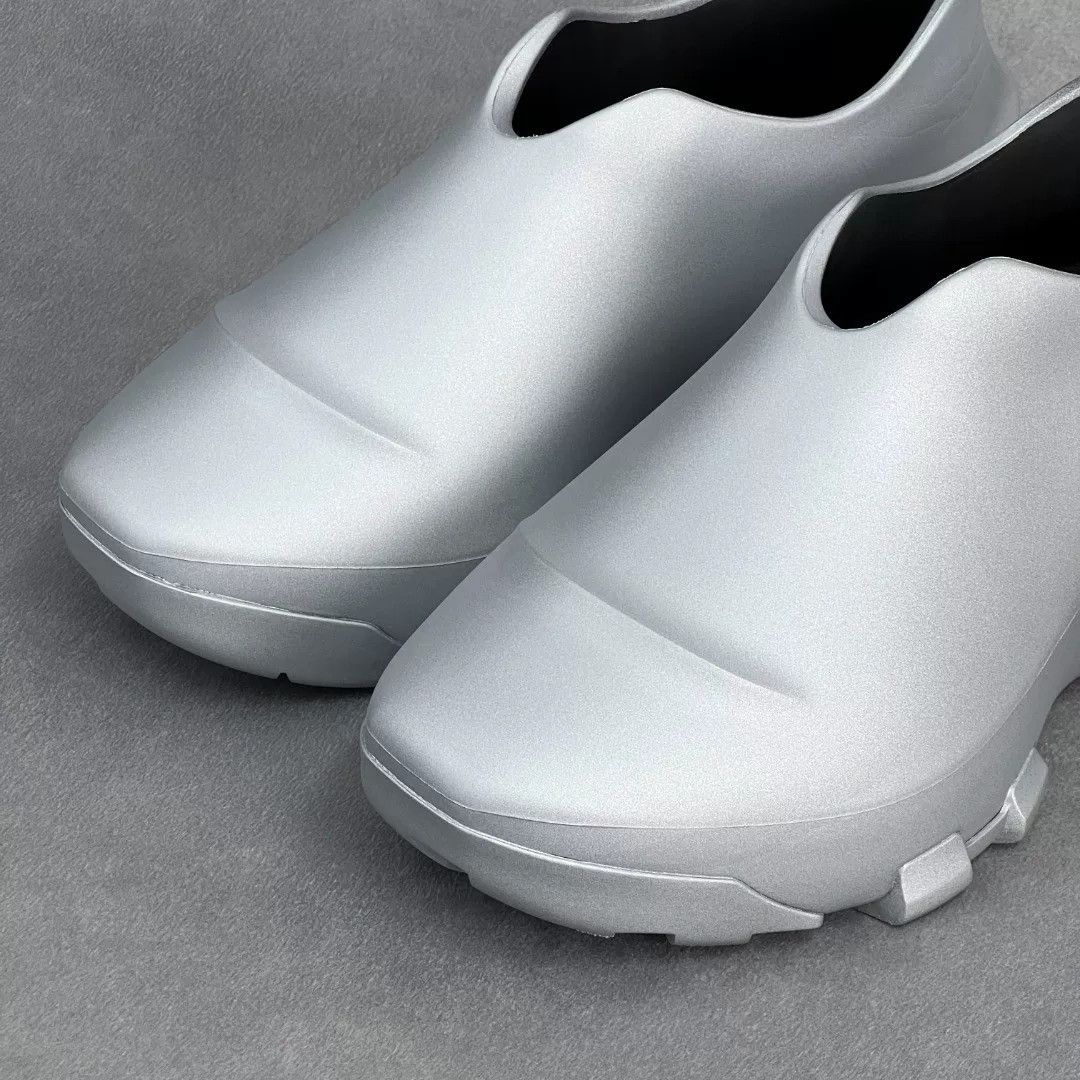 Givenchy Givenchy Casual Silver Lowtop Sneakers 6 Men Size US 6 / EU 39 - 3 Thumbnail