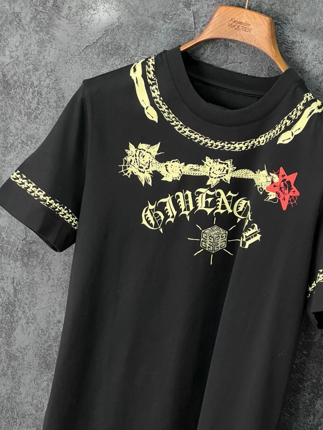 Givenchy Givenchy Casual Printed T-Shirt xs Men Size US XS / EU 42 / 0 - 4 Thumbnail