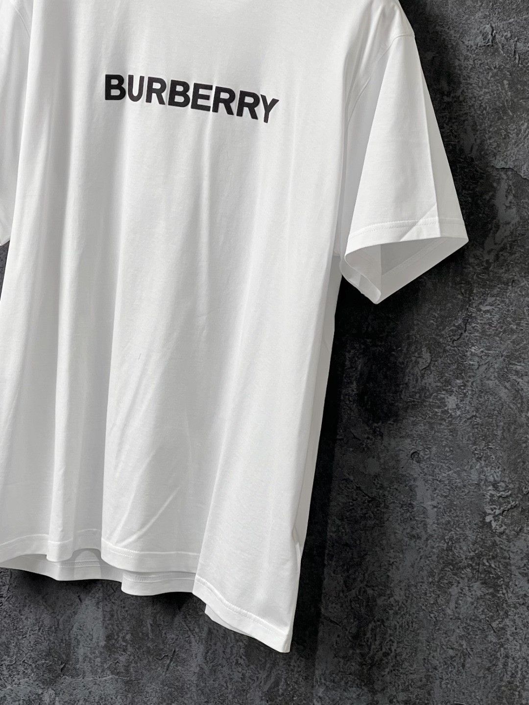 Burberry Burberry Cotton Printed T-Shirt m Men Size US M / EU 48-50 / 2 - 6 Thumbnail