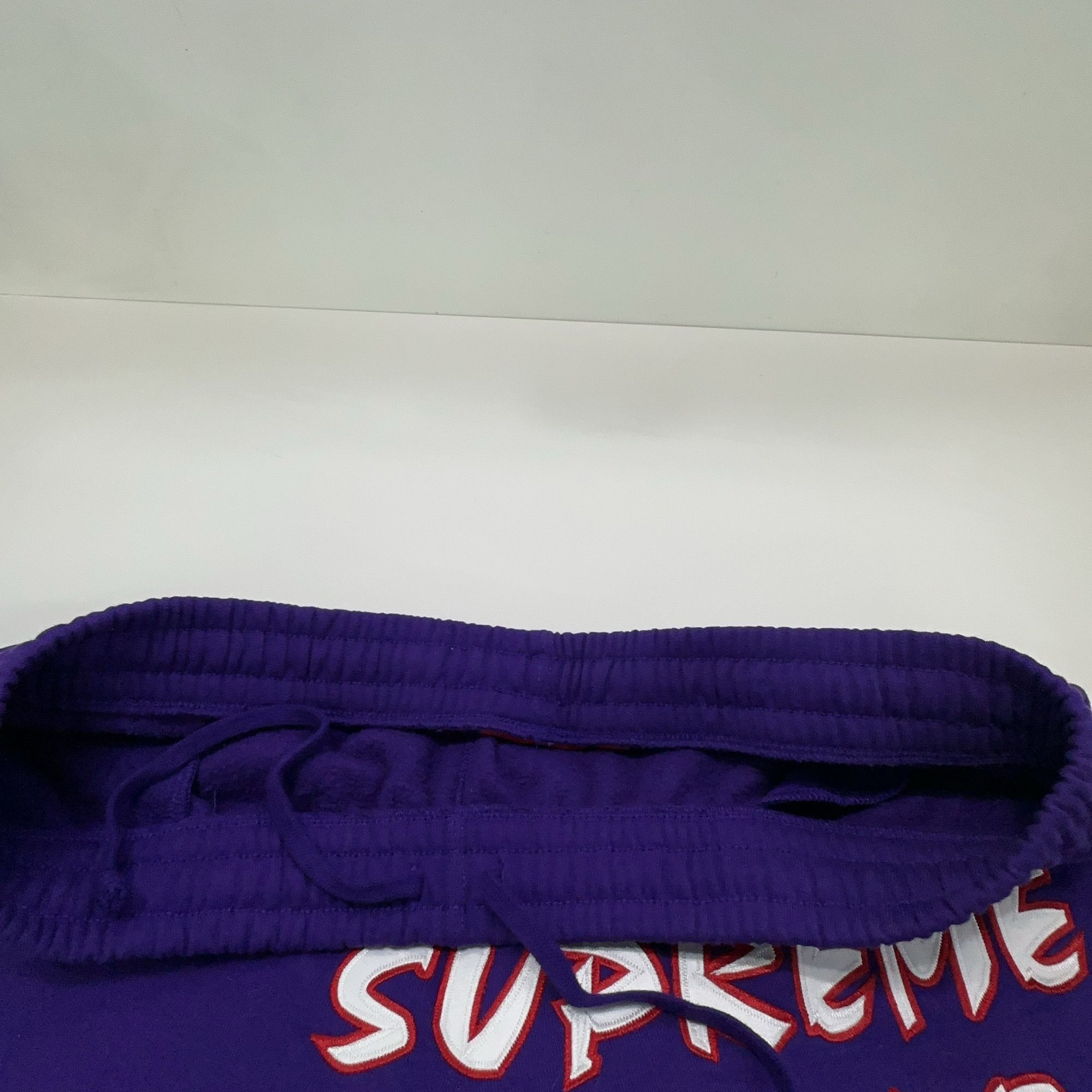 Supreme Supreme Logo Print Sweatpants XL Size US 36 / EU 52 - 7 Thumbnail
