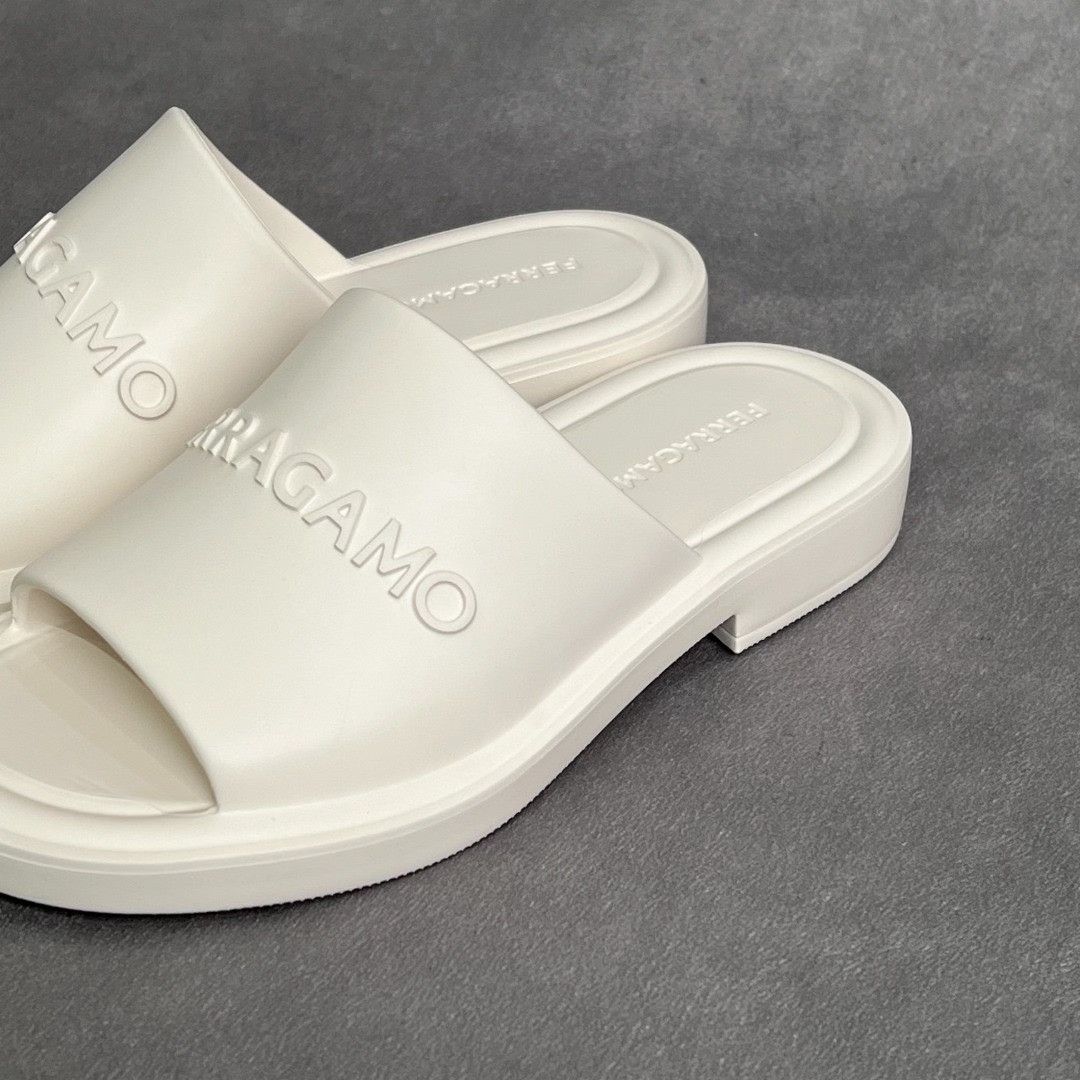 Salvatore Ferragamo Salvatore Ferragamo White Sandals 6 Men Size US 6 / EU 39 - 2 Thumbnail