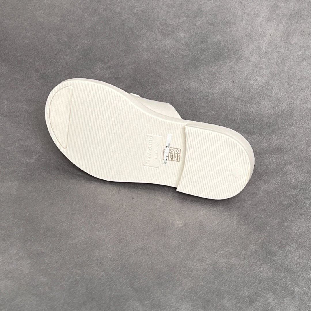 Salvatore Ferragamo Salvatore Ferragamo White Sandals 6 Men Size US 6 / EU 39 - 6 Thumbnail